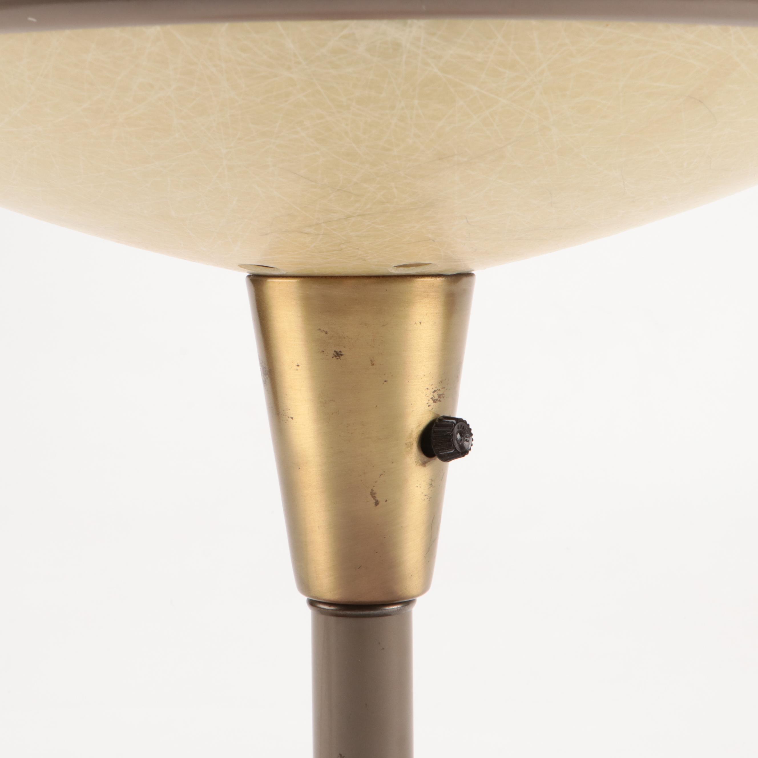 Dazor Mid Century Modern Flying Saucer Table Lamp, 1950s