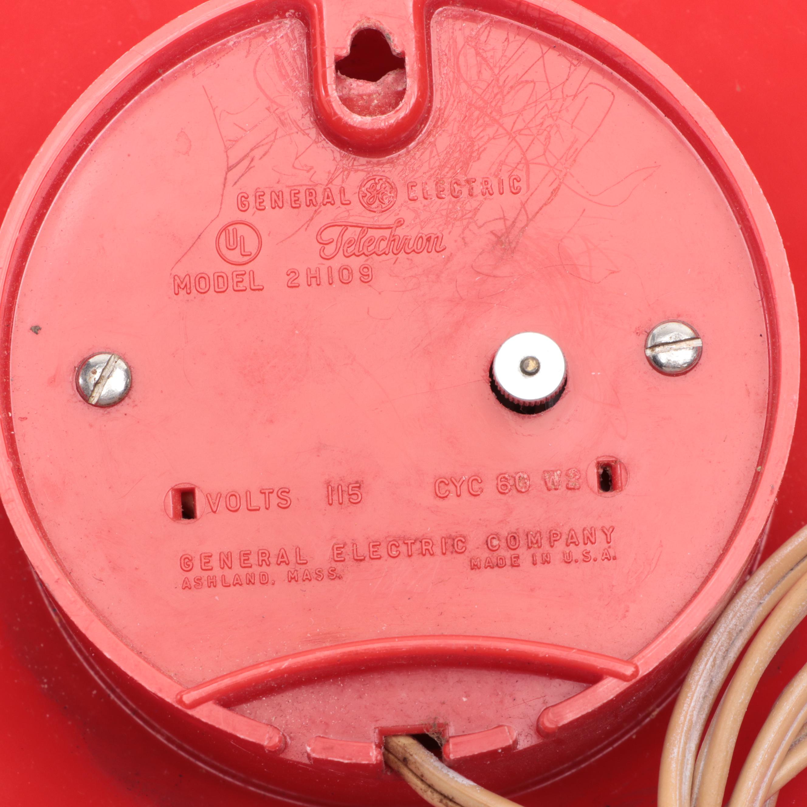 General Electric Telechron Plastic Kitchen Wall Clock, Mid-20th Century