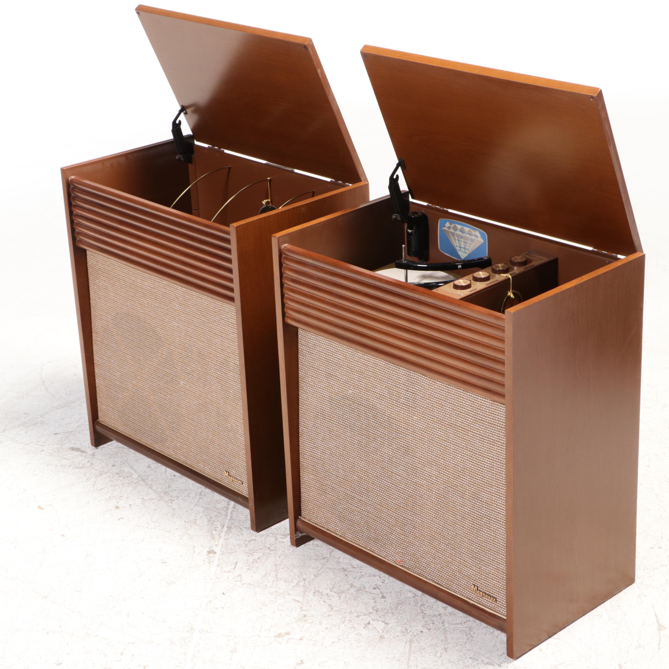 Magnavox "1SK297-F" High Fidelity Phonograph with "S033" External Speaker