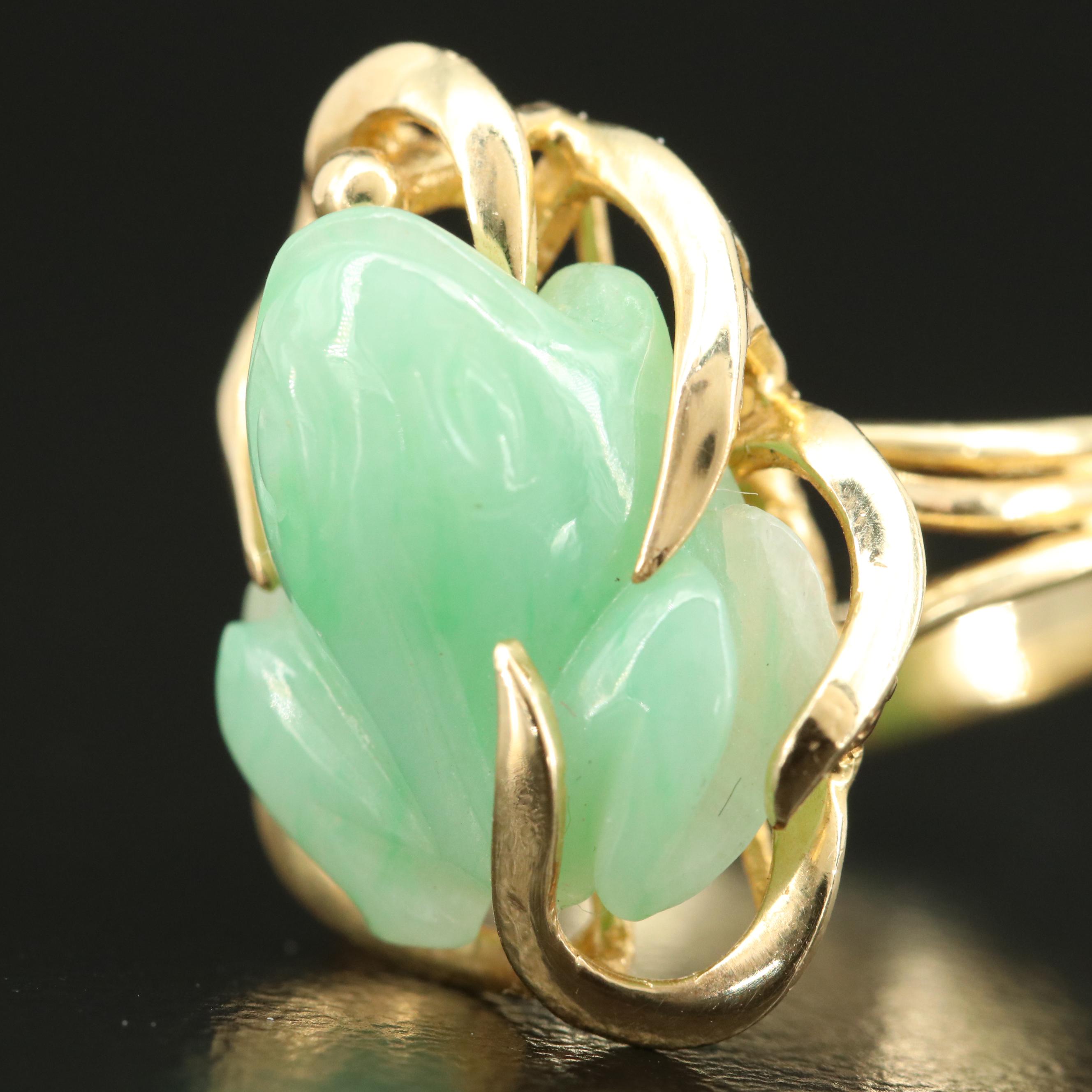 Vintage Chinese 14K Carved Jadiete Feng Sui Frog Ring