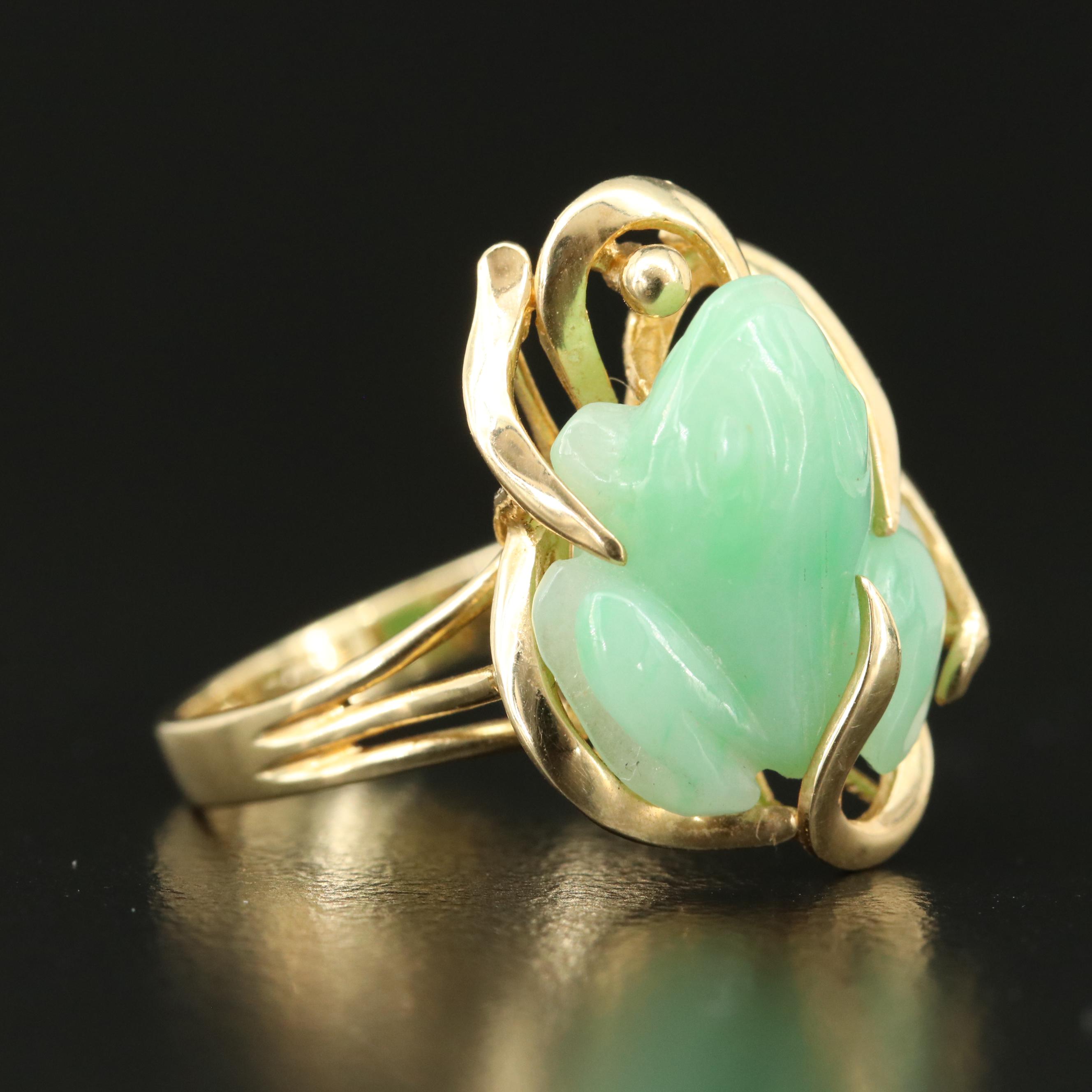 Vintage Chinese 14K Carved Jadiete Feng Sui Frog Ring