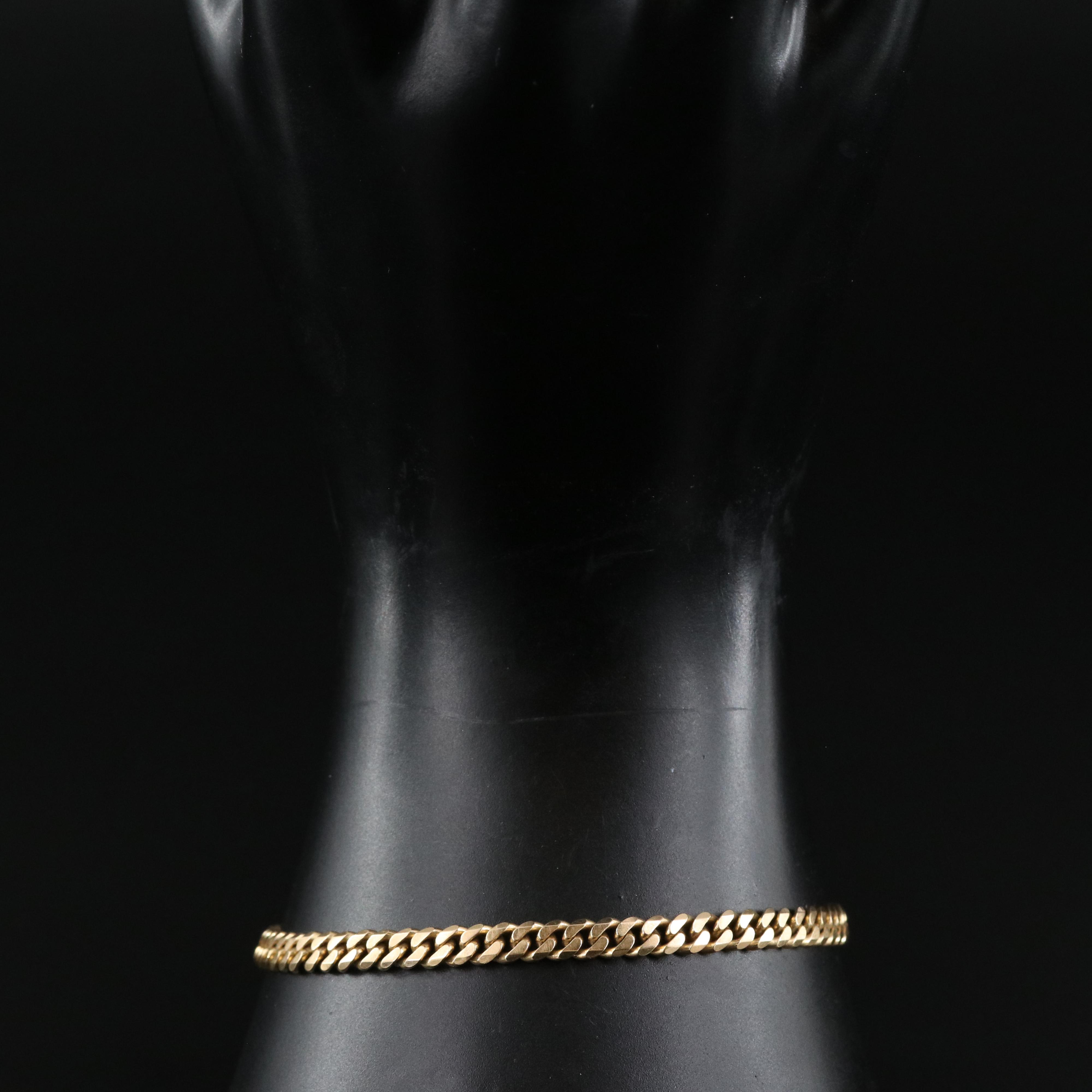 18K Curb Link Bracelet