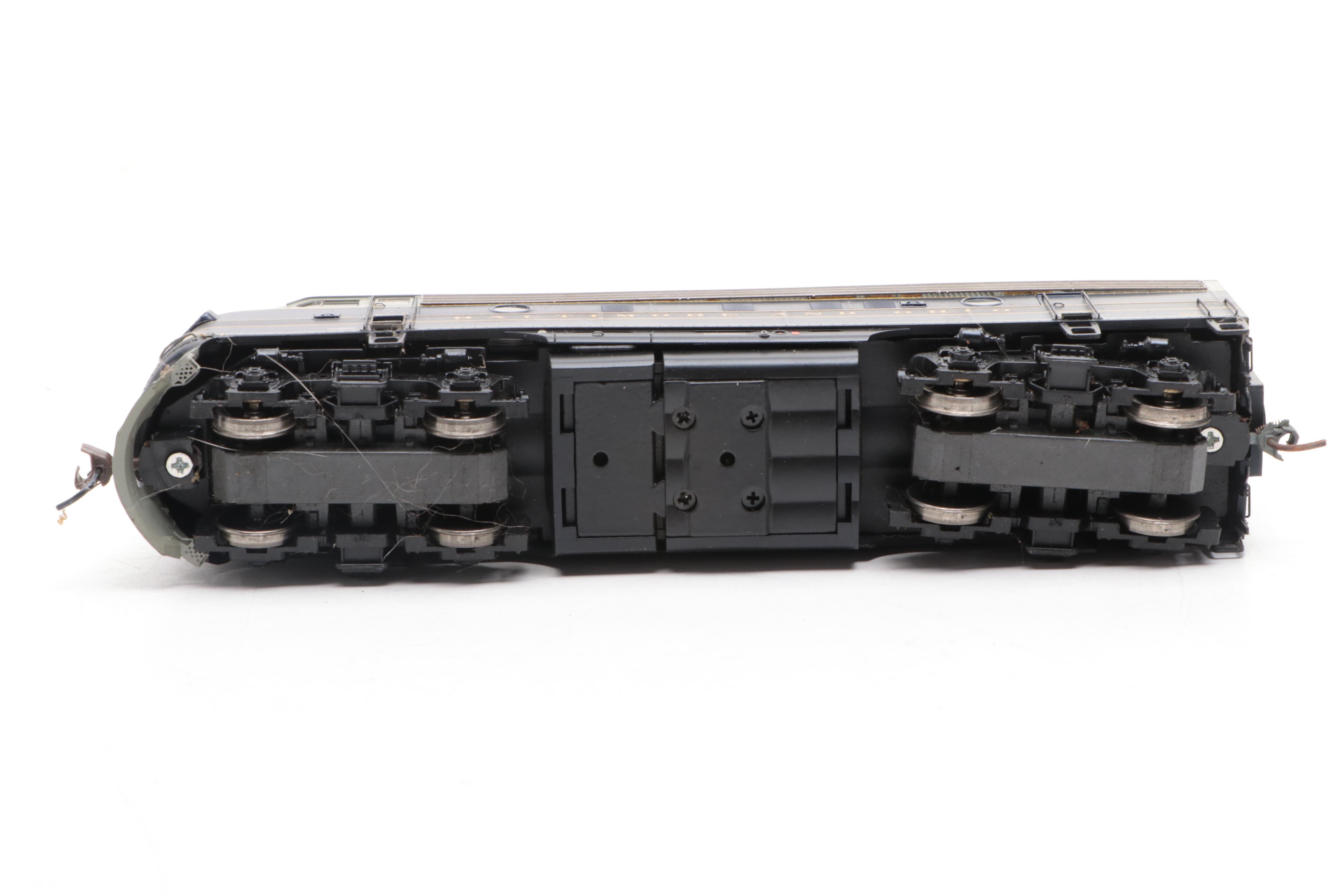 Bachmann Baltimore & Ohio HO Scale Passenger Cars and Locomotive