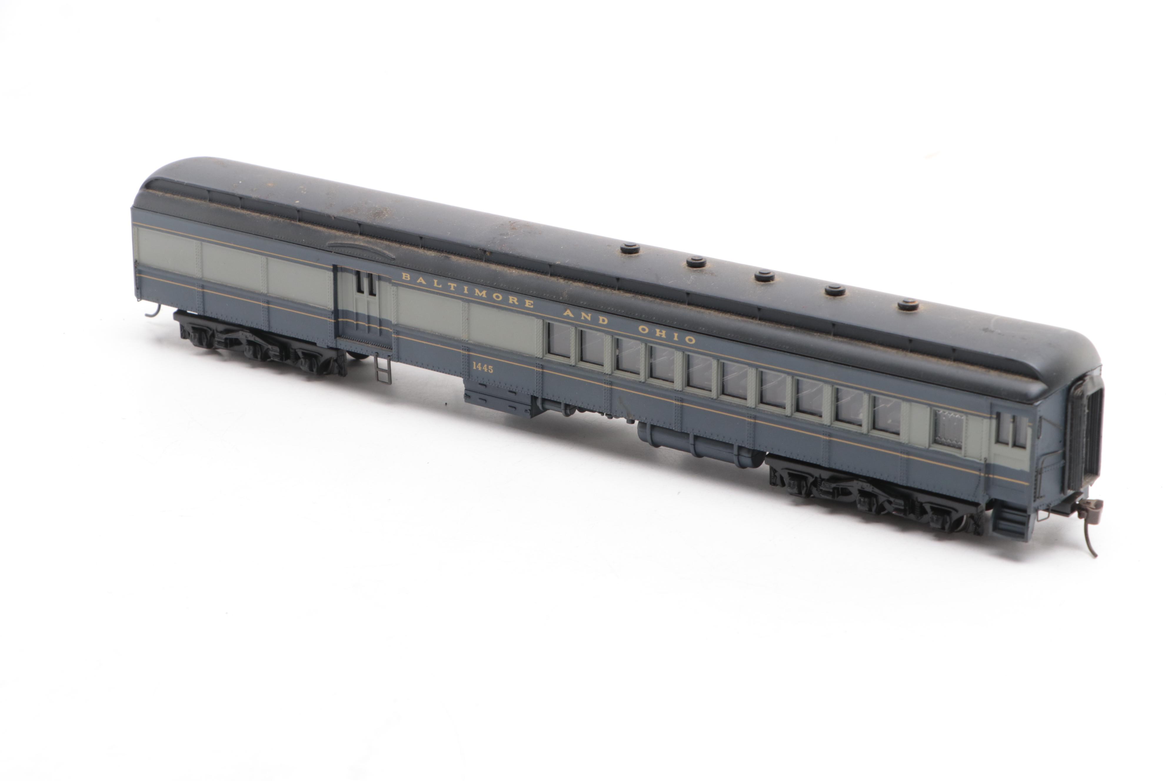 Bachmann Baltimore & Ohio HO Scale Passenger Cars and Locomotive