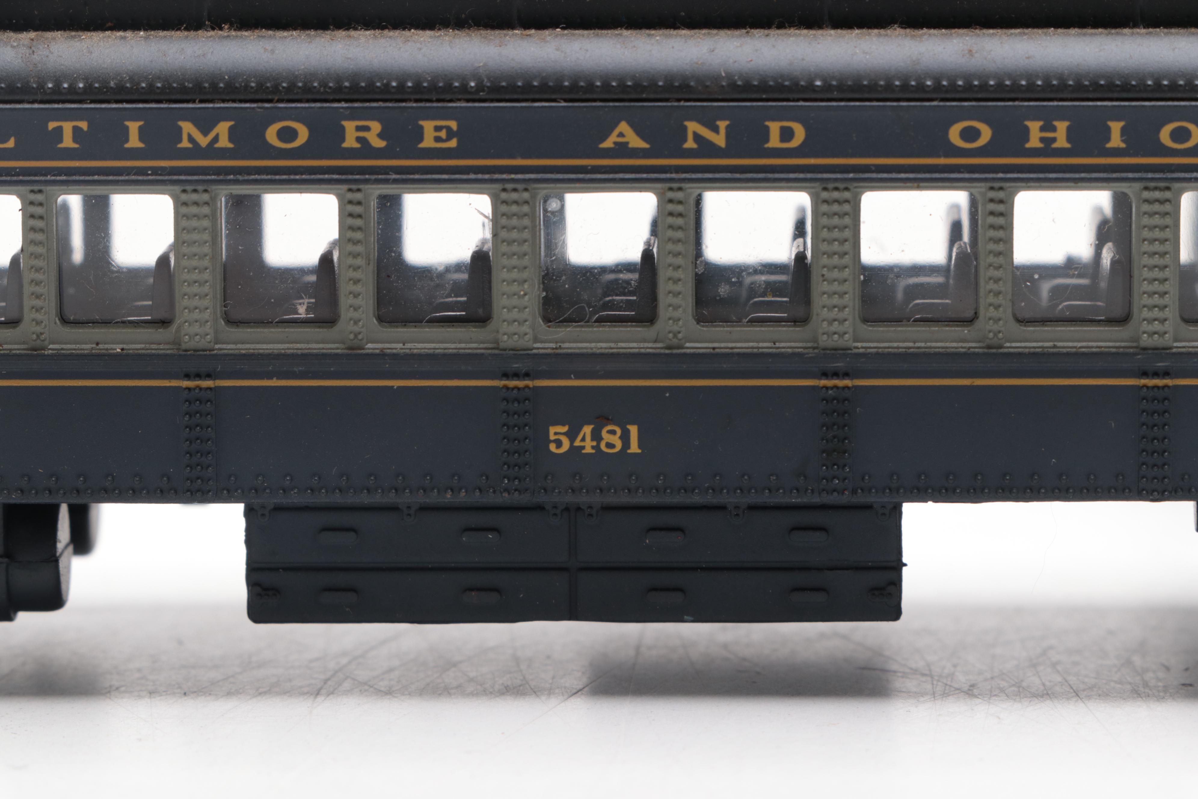 Bachmann Baltimore & Ohio HO Scale Passenger Cars and Locomotive