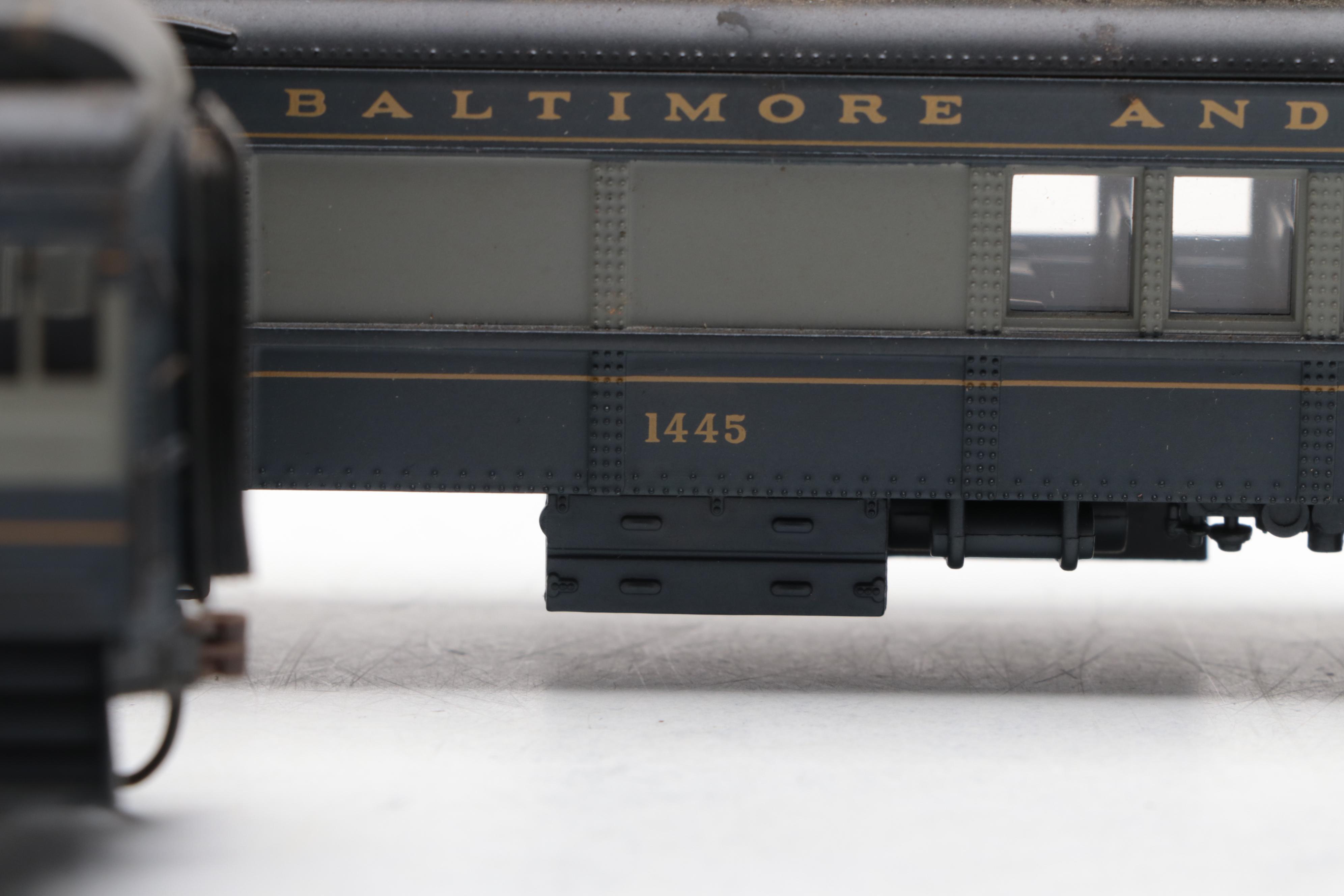 Bachmann Baltimore & Ohio HO Scale Passenger Cars and Locomotive