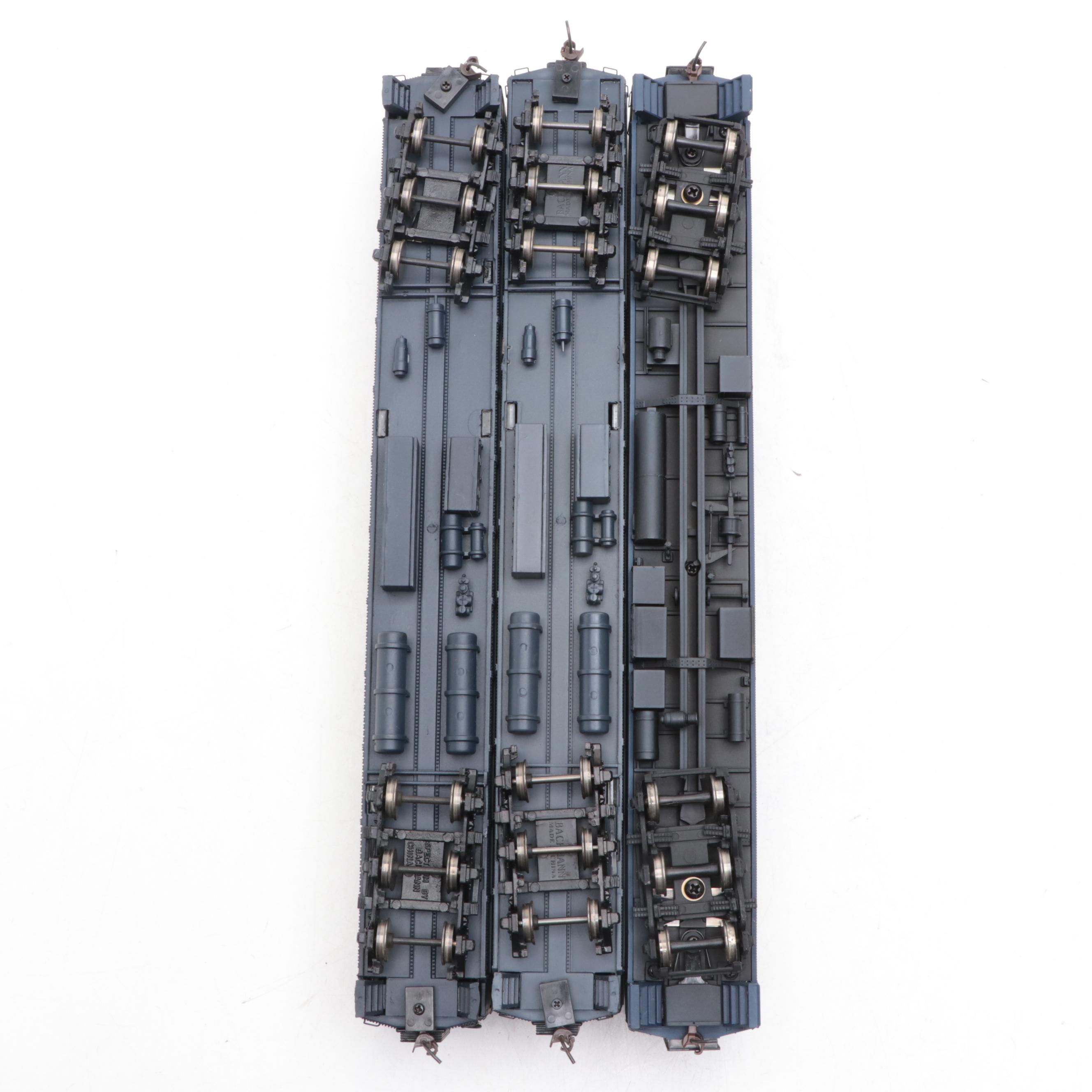 Bachmann Baltimore & Ohio HO Scale Passenger Cars and Locomotive