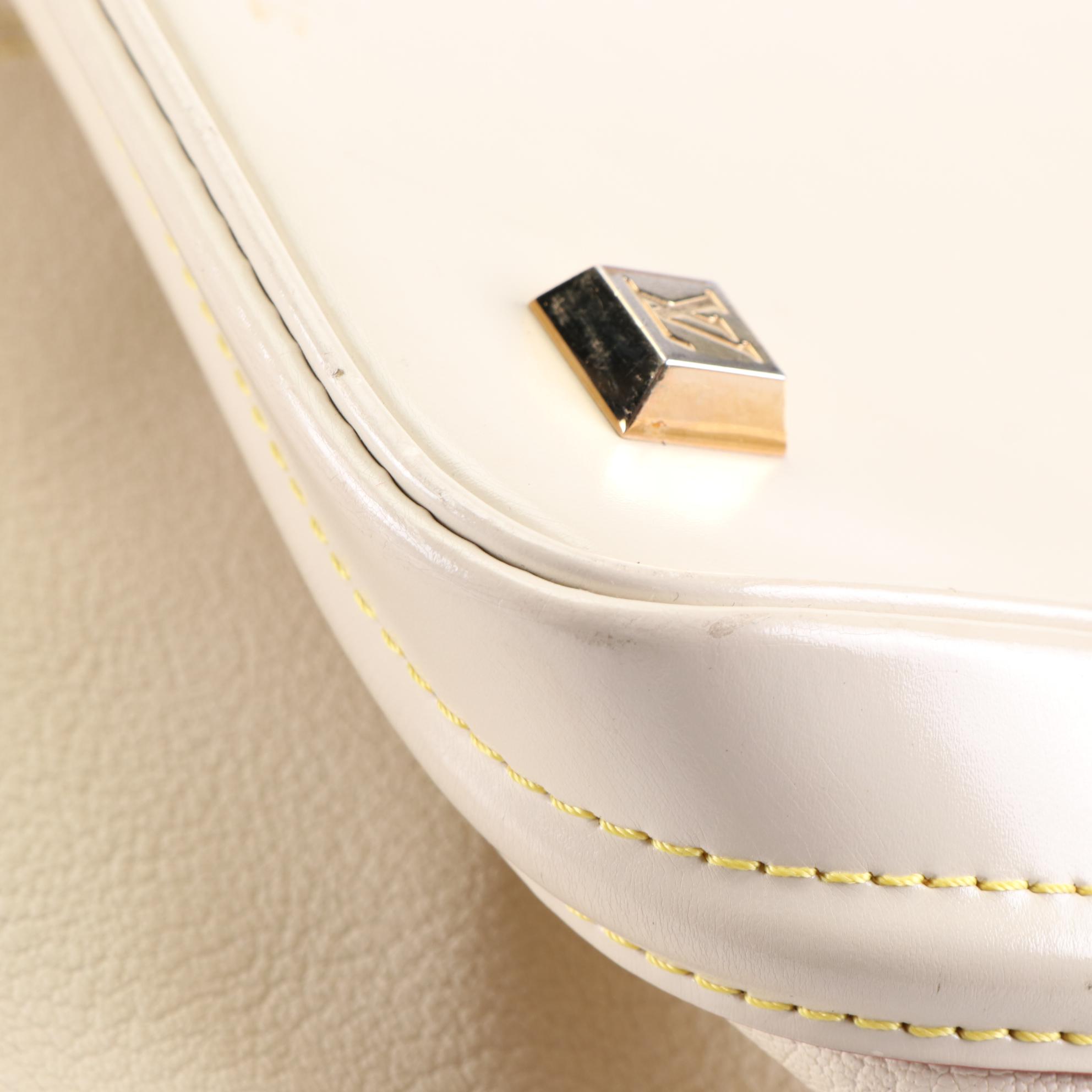 Louis Vuitton Lockit MM Handbag in Suhali Leather