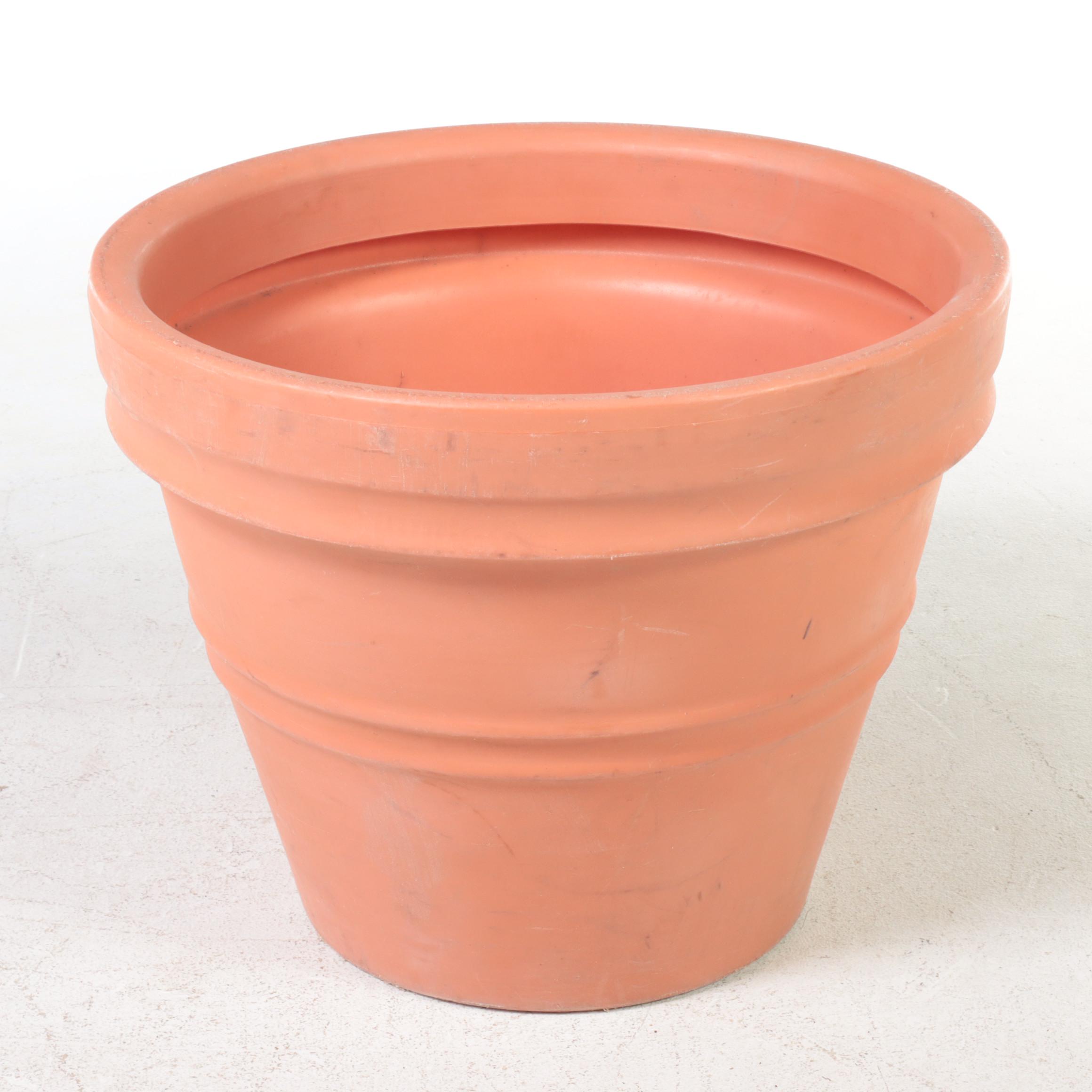 Large Plastic Outdoor Planters