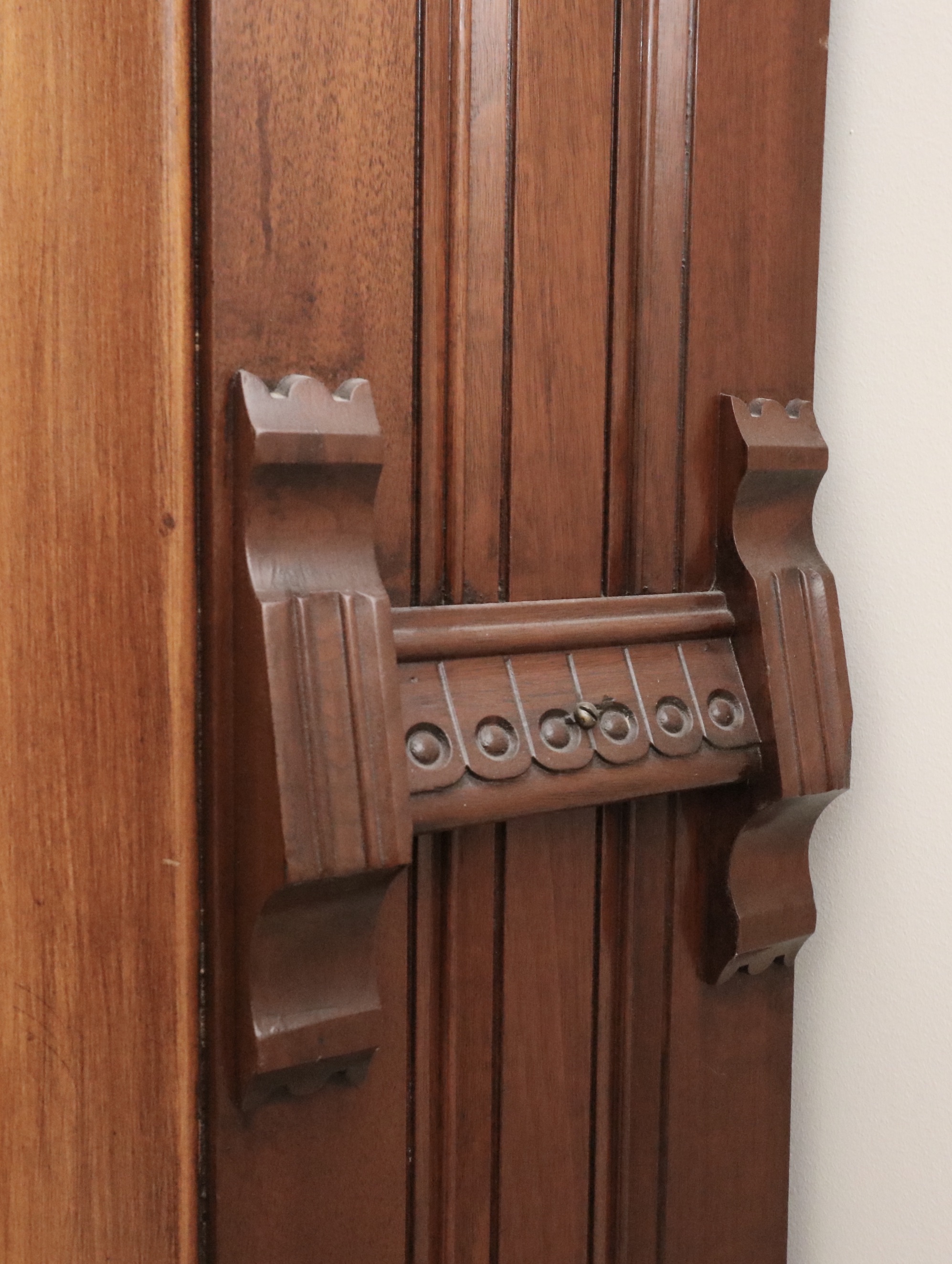 The Newman Brothers Organ Co. Victorian Parlor Upright Organ, Early 20th C.