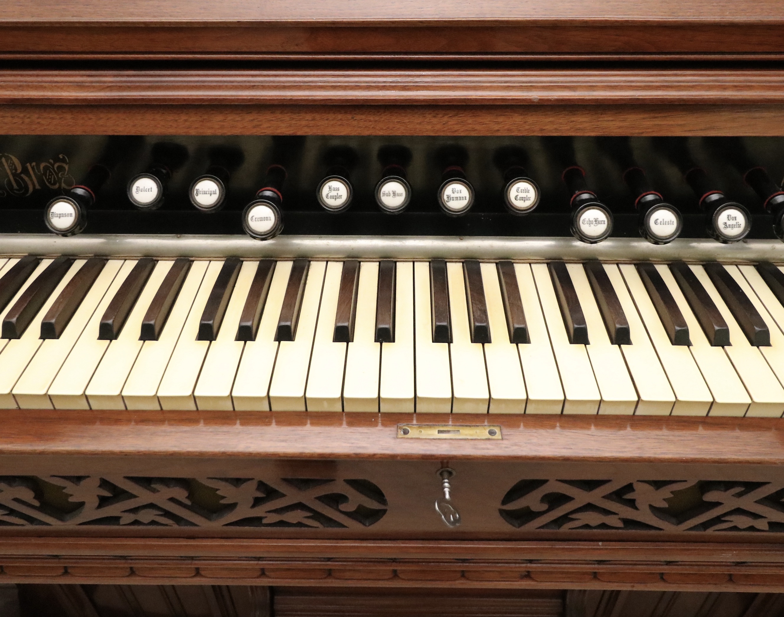 The Newman Brothers Organ Co. Victorian Parlor Upright Organ, Early 20th C.