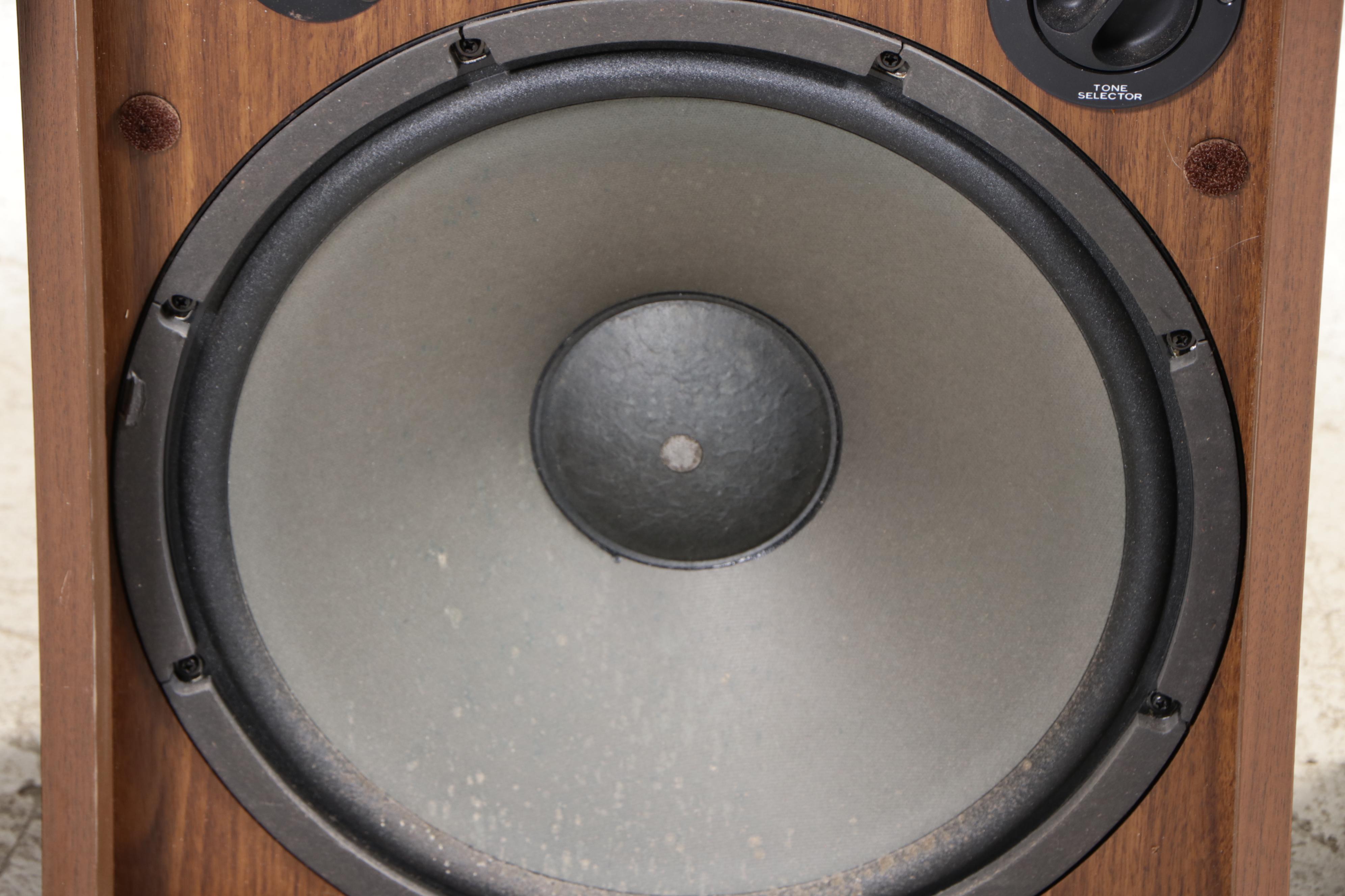 Pair of Kenwood KL-777A Speakers