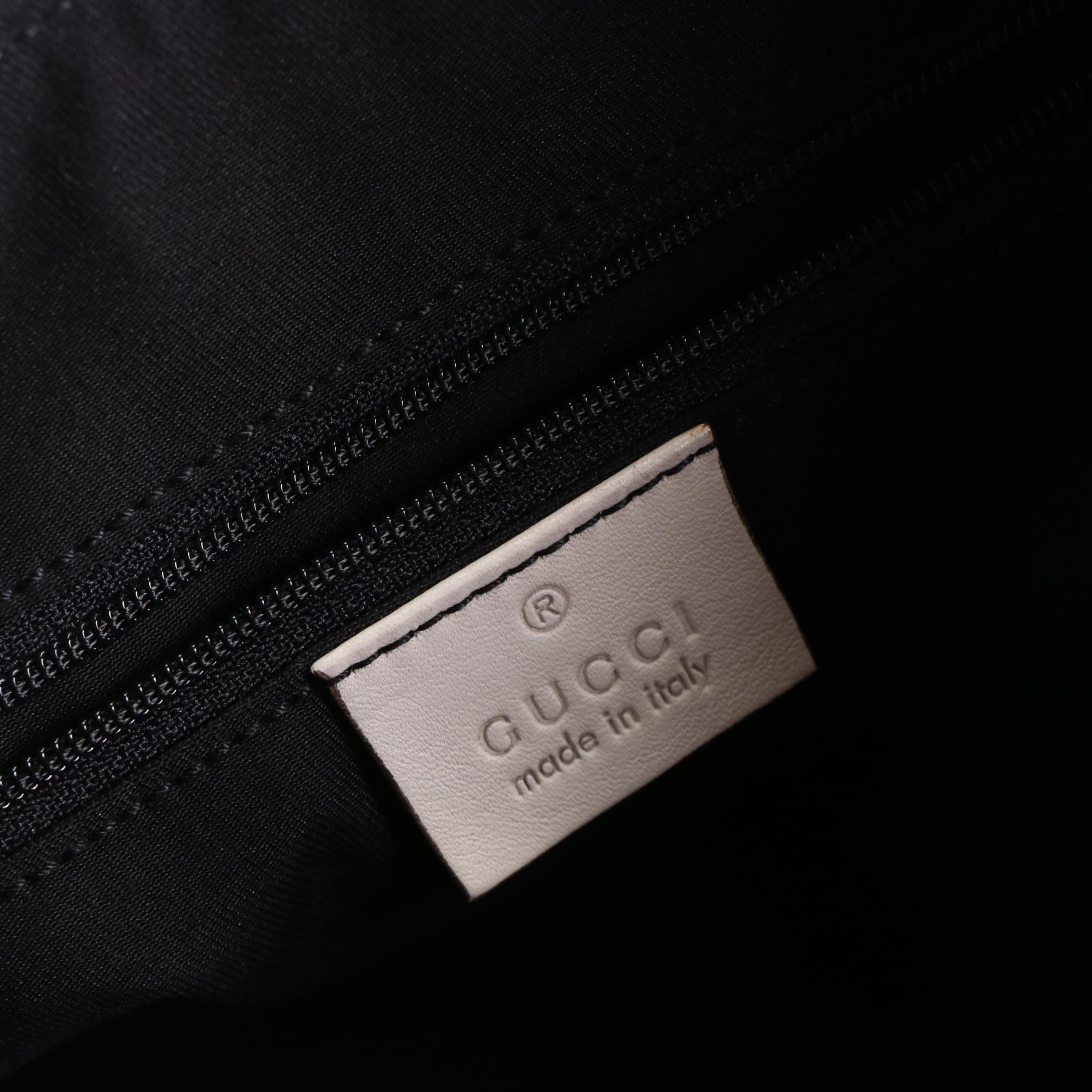 Gucci Abbey D-Ring Hobo Bag in White Leather