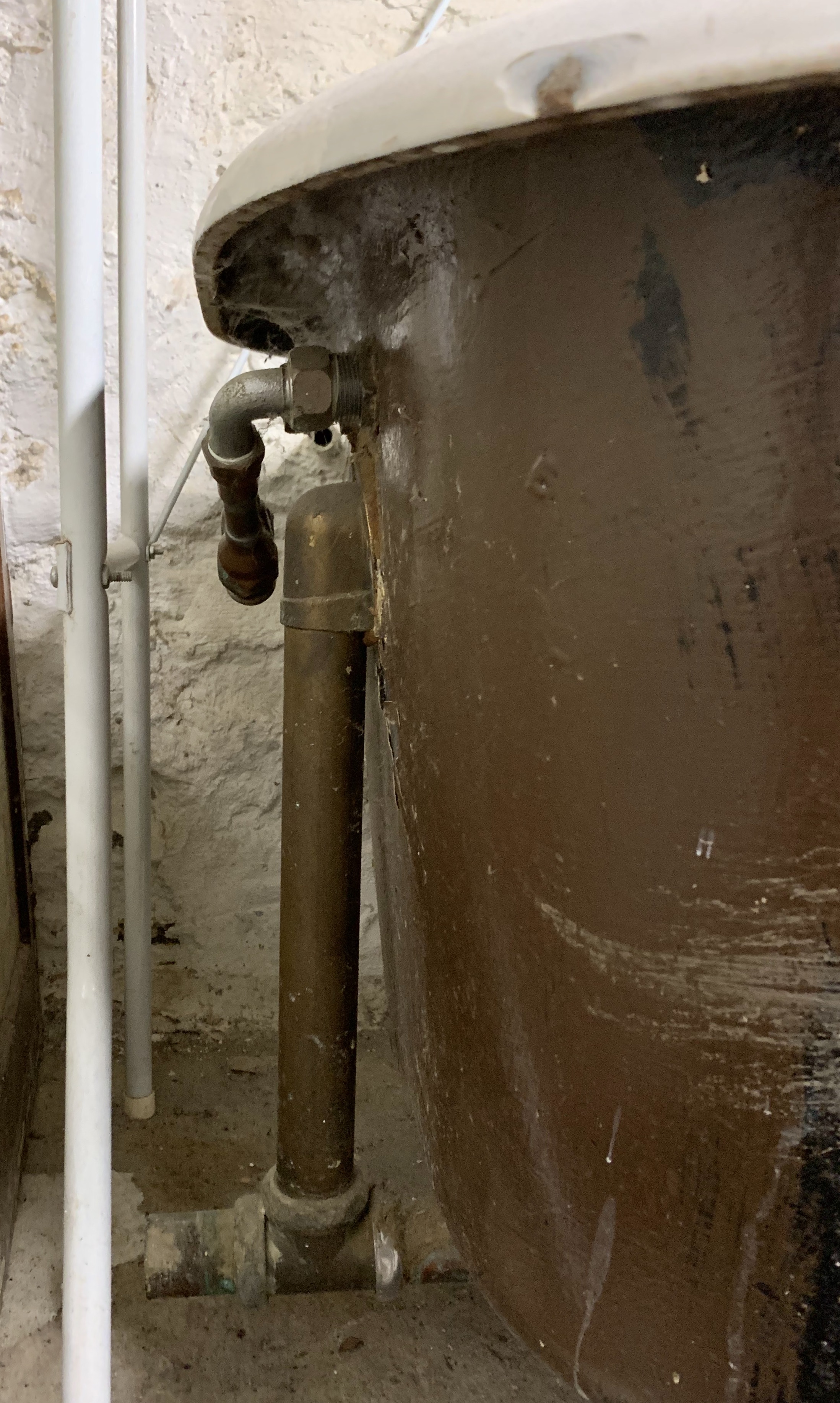 Cast Iron Claw Foot Bathtub