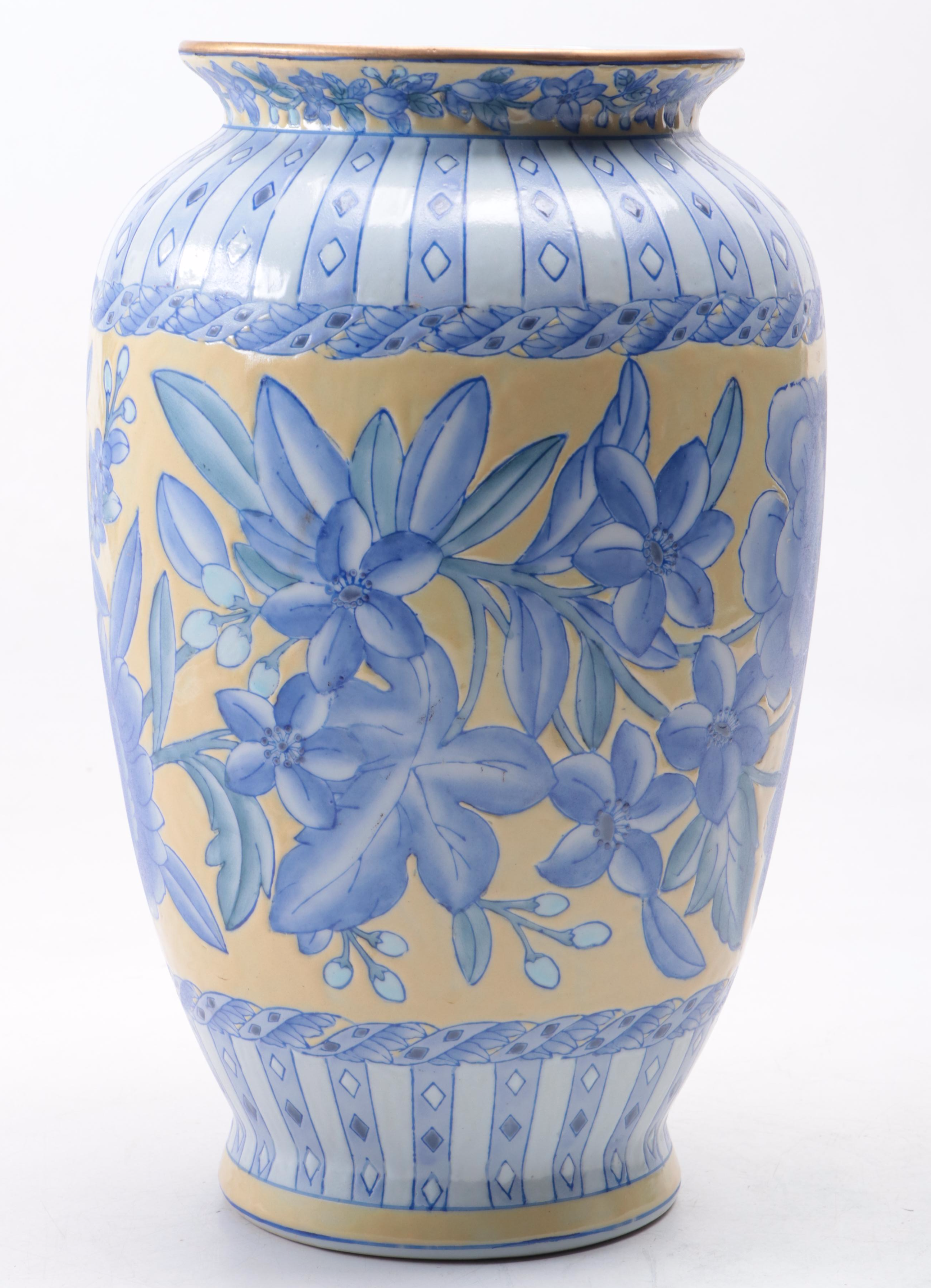 Spode the Blue Room Garden Collection "Jasmine" with Other Ginger Jars and Vase
