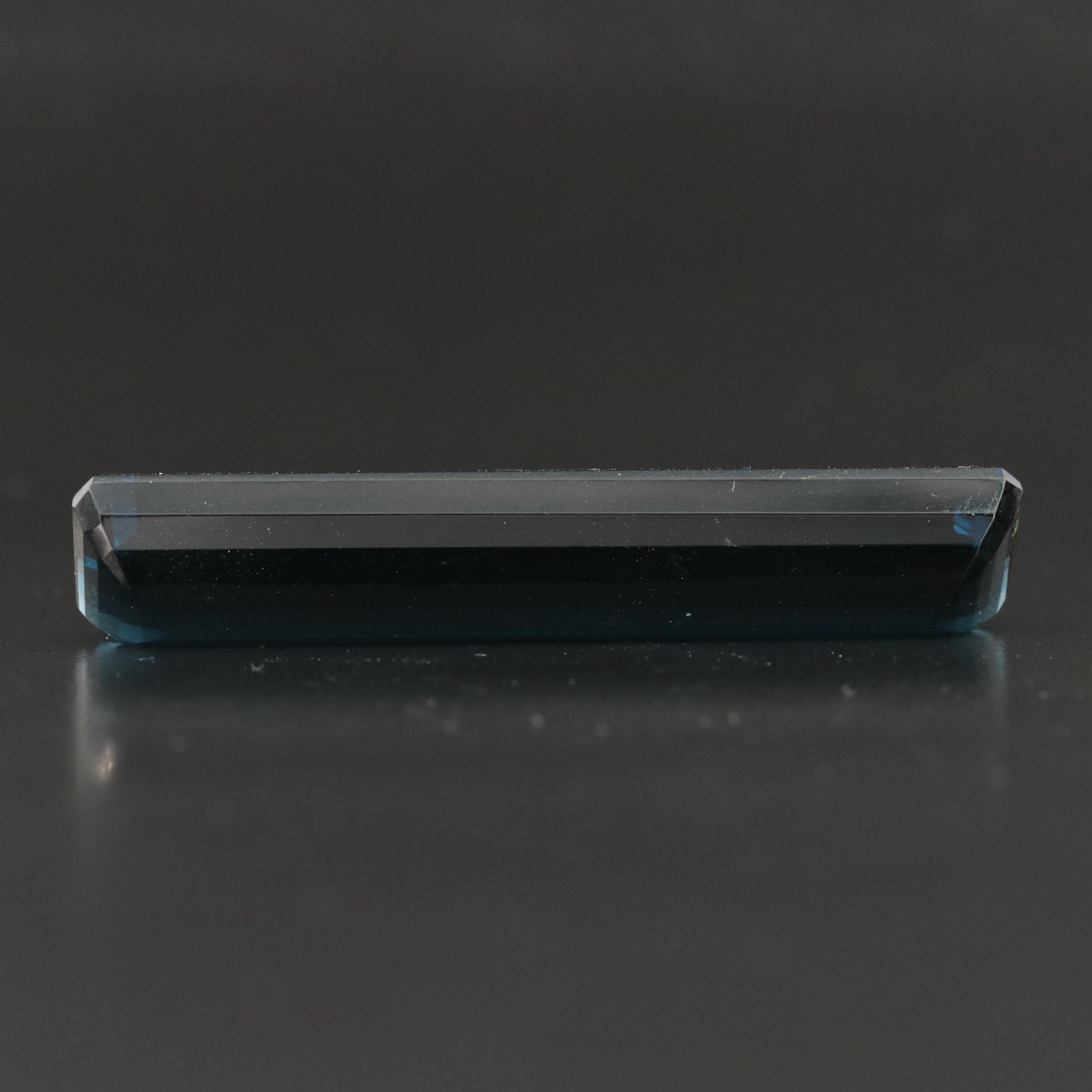 Loose 64.20 CT Elongated Glass