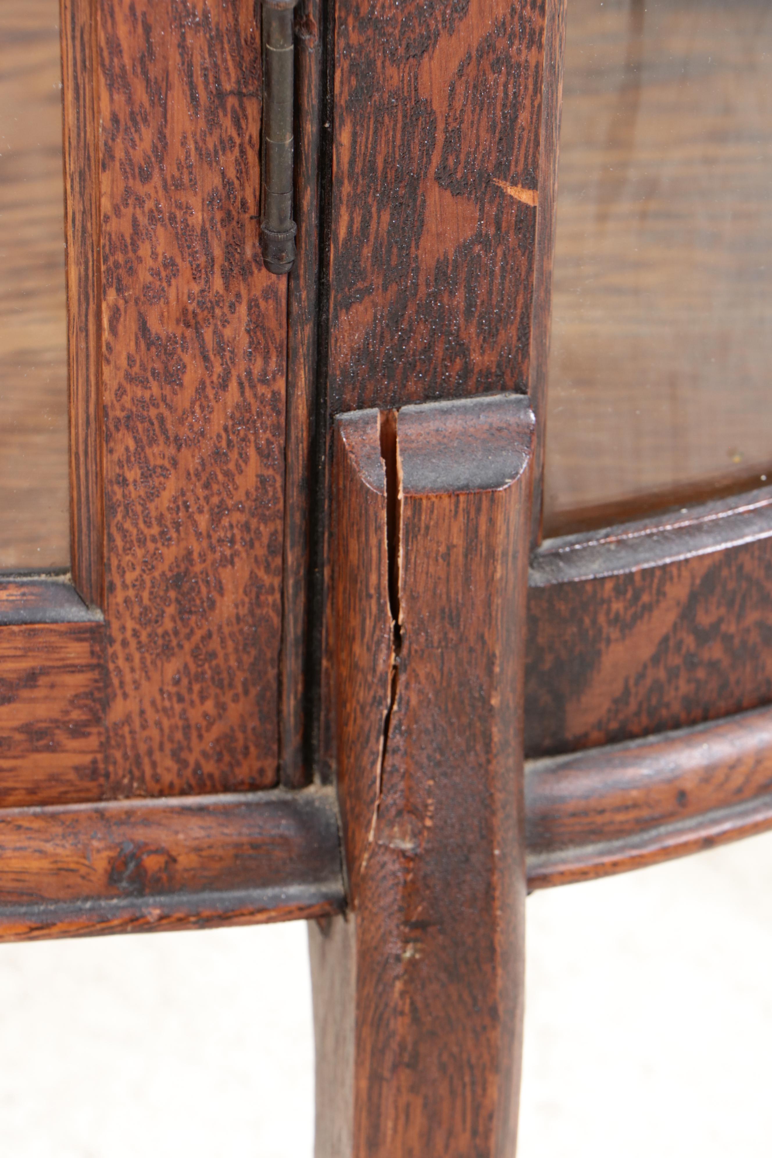 Late Victorian Quartersawn Oak and Curved Glass Display Cabinet, circa 1900