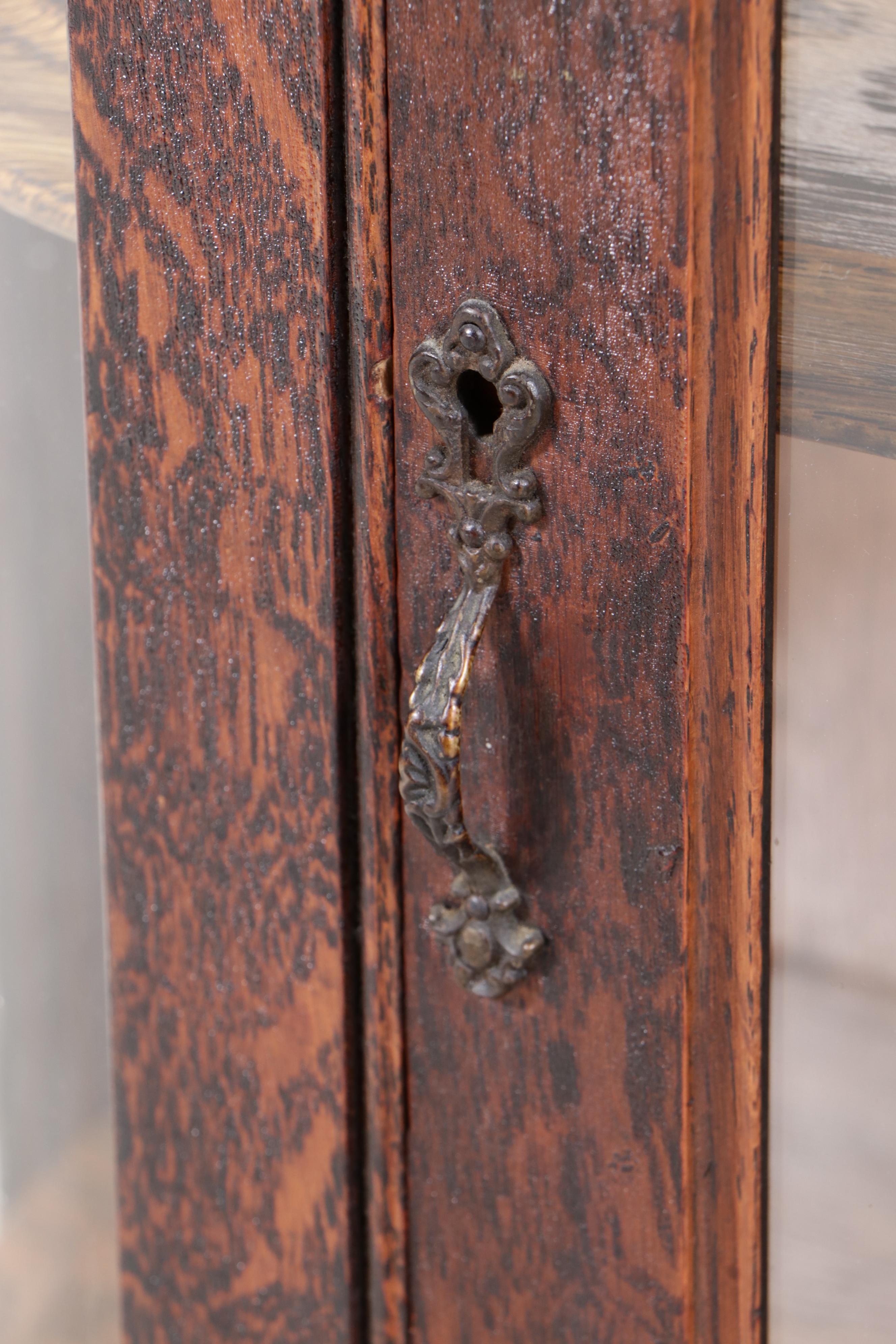 Late Victorian Quartersawn Oak and Curved Glass Display Cabinet, circa 1900