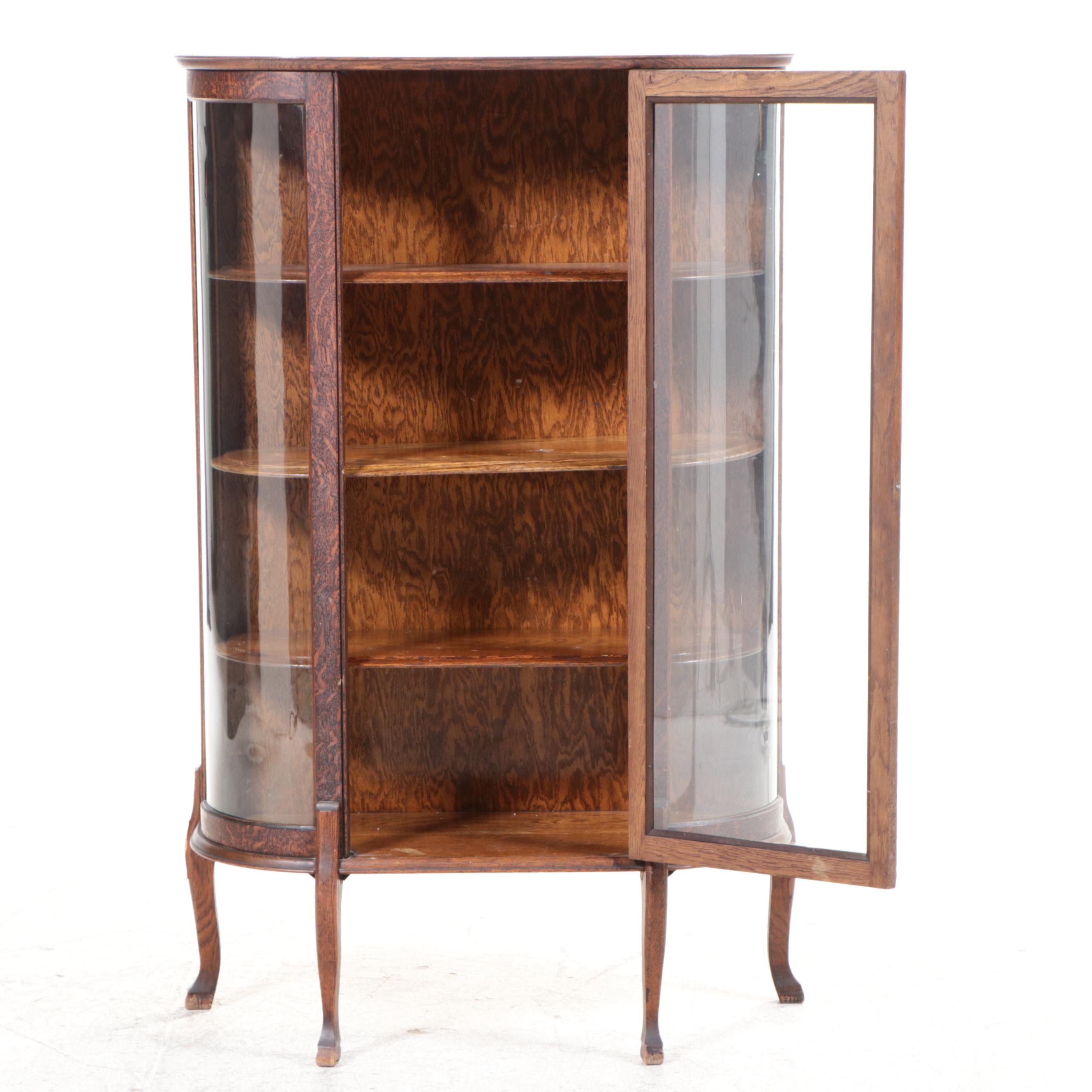 Late Victorian Quartersawn Oak and Curved Glass Display Cabinet, circa 1900