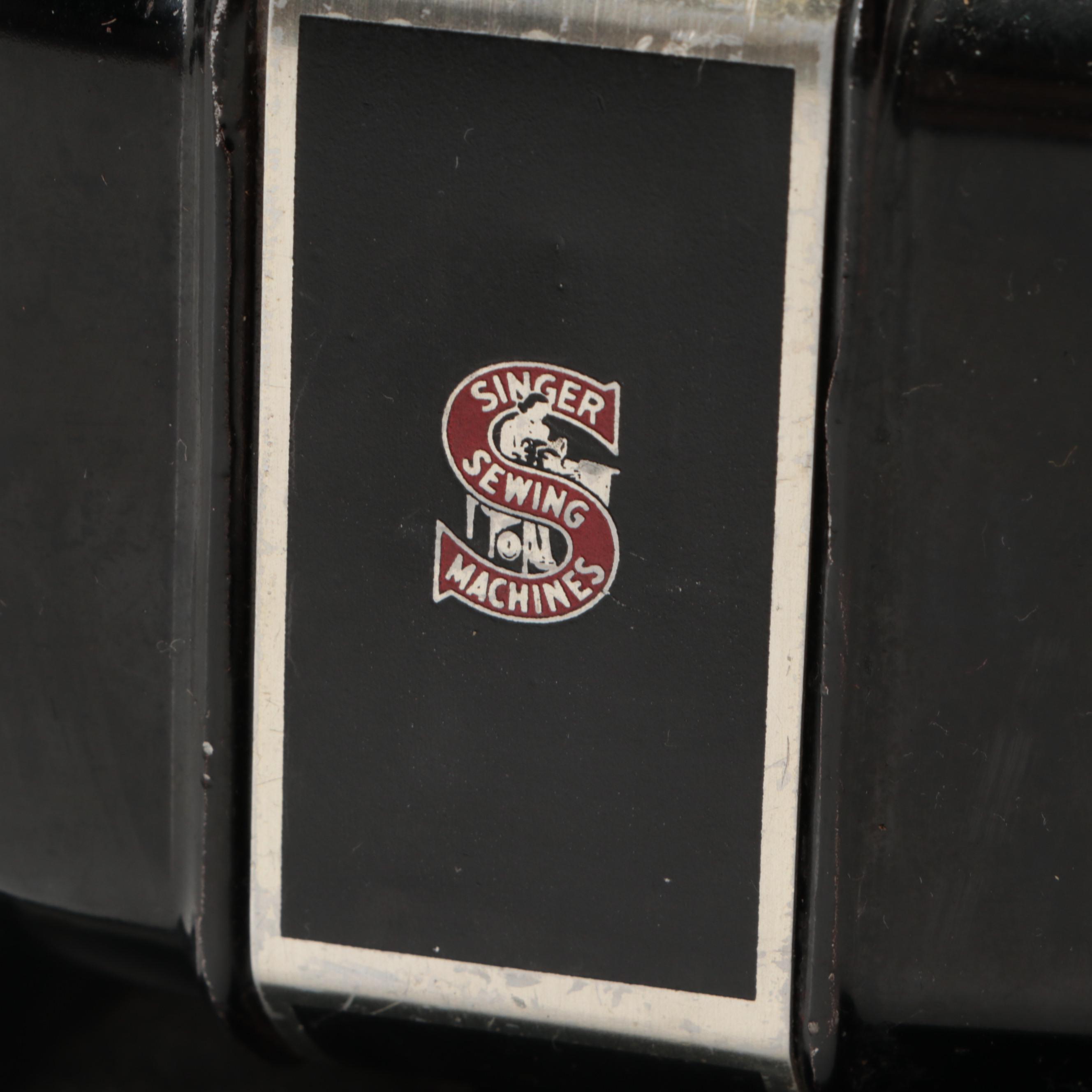 Singer Model 221 Featherweight Sewing Machine With Case and Foot Pedal