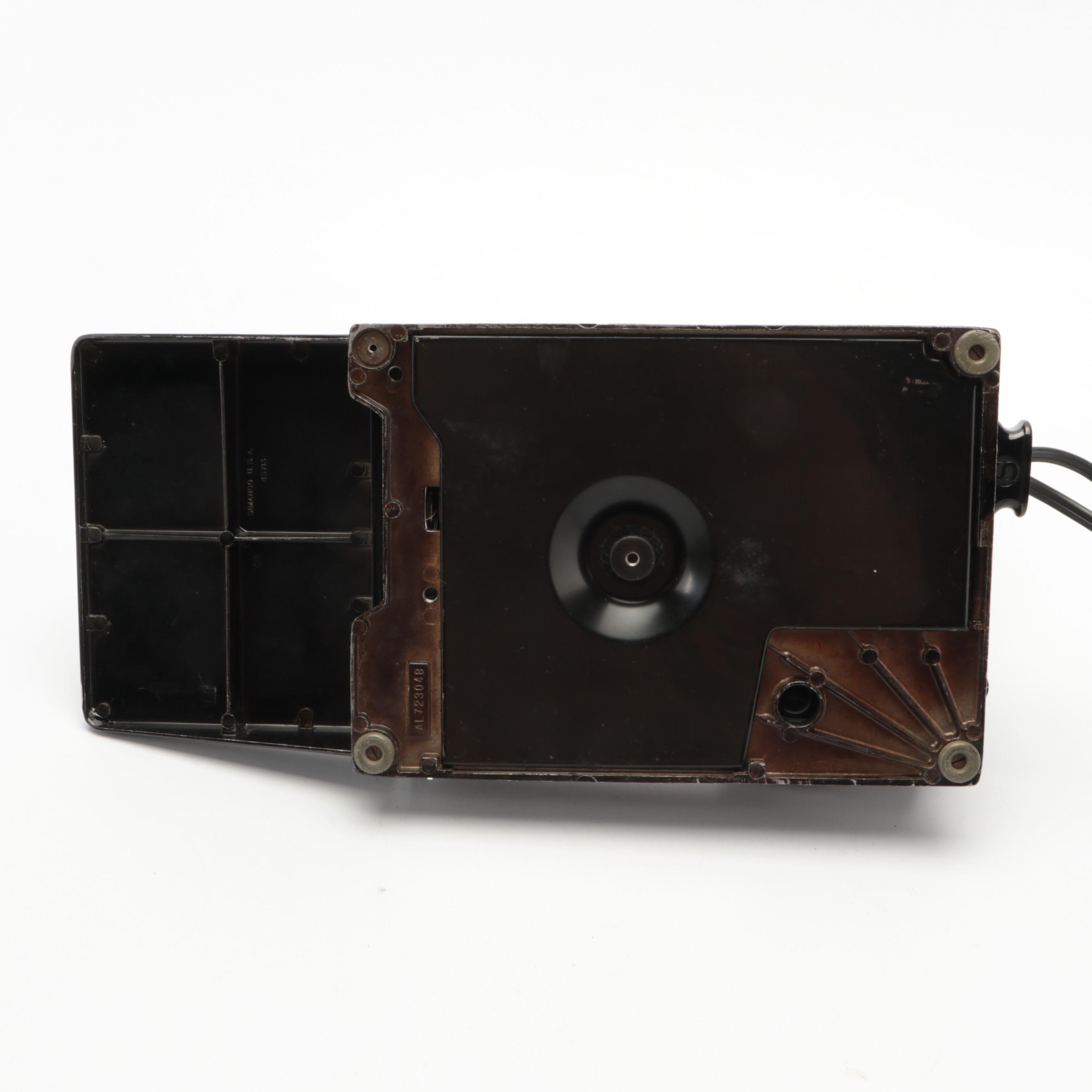 Singer Model 221 Featherweight Sewing Machine With Case and Foot Pedal