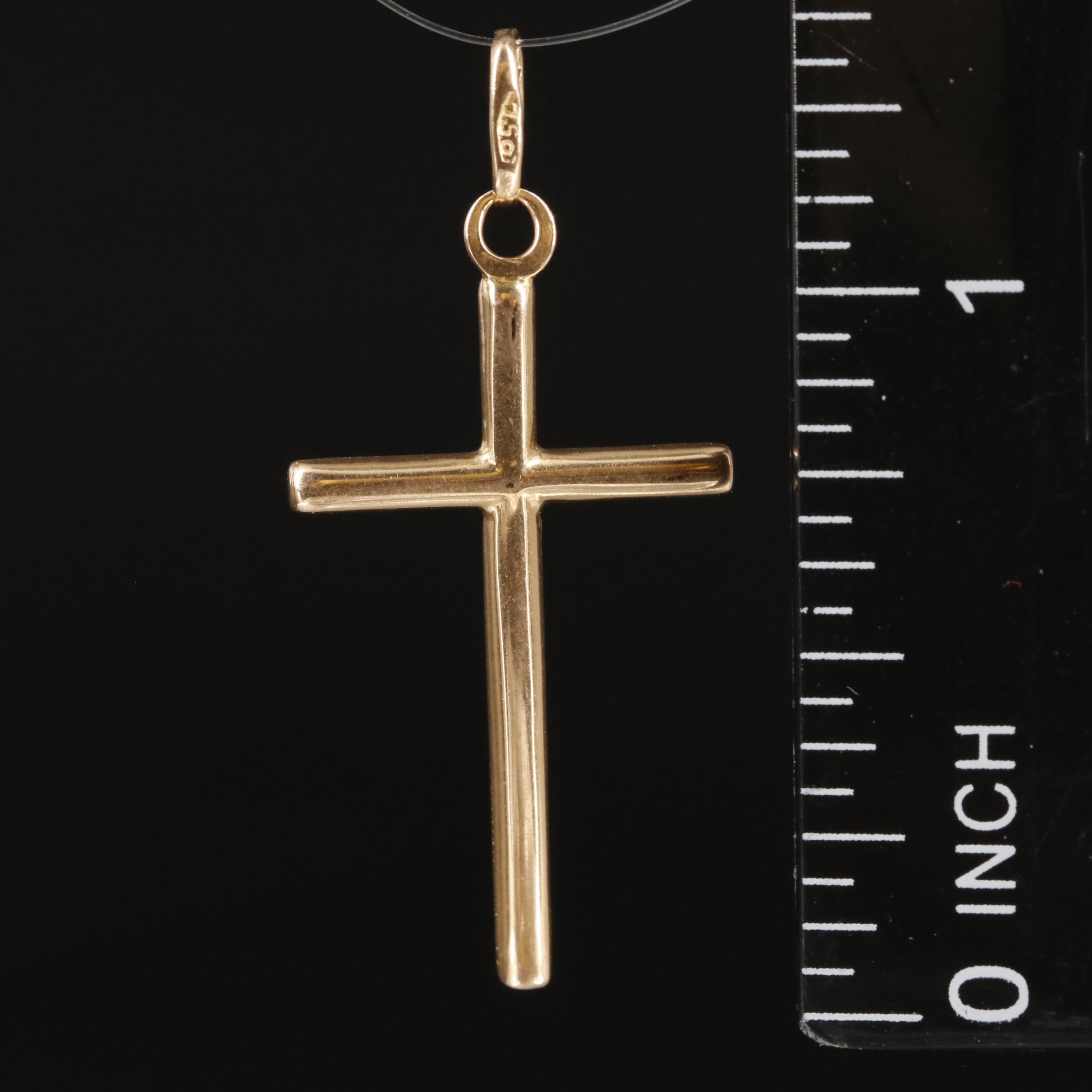 18K Minimalist Cross Pendant