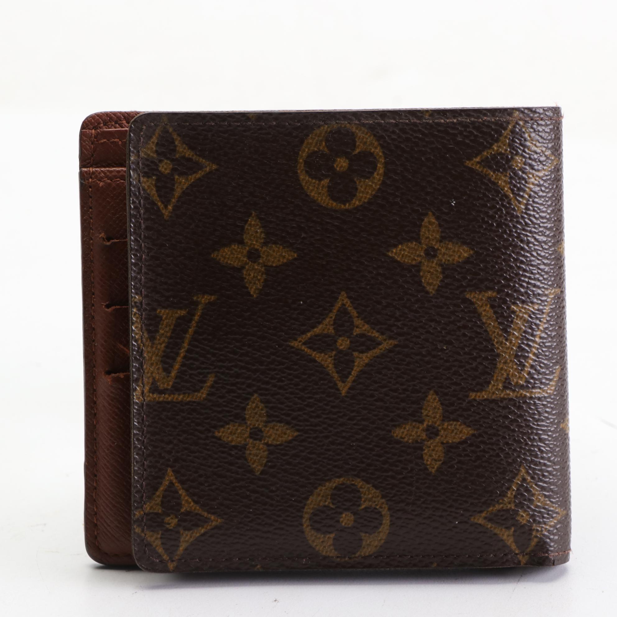 Louis Vuitton Bifold Wallet in Monogram Canvas