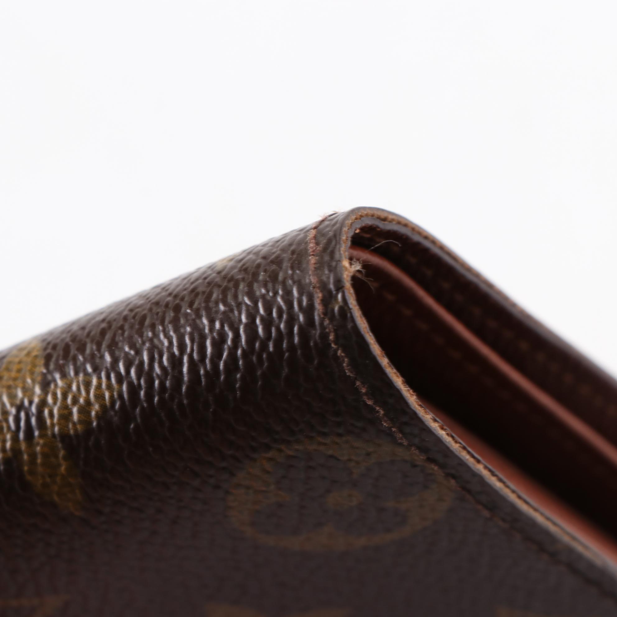 Louis Vuitton Bifold Wallet in Monogram Canvas