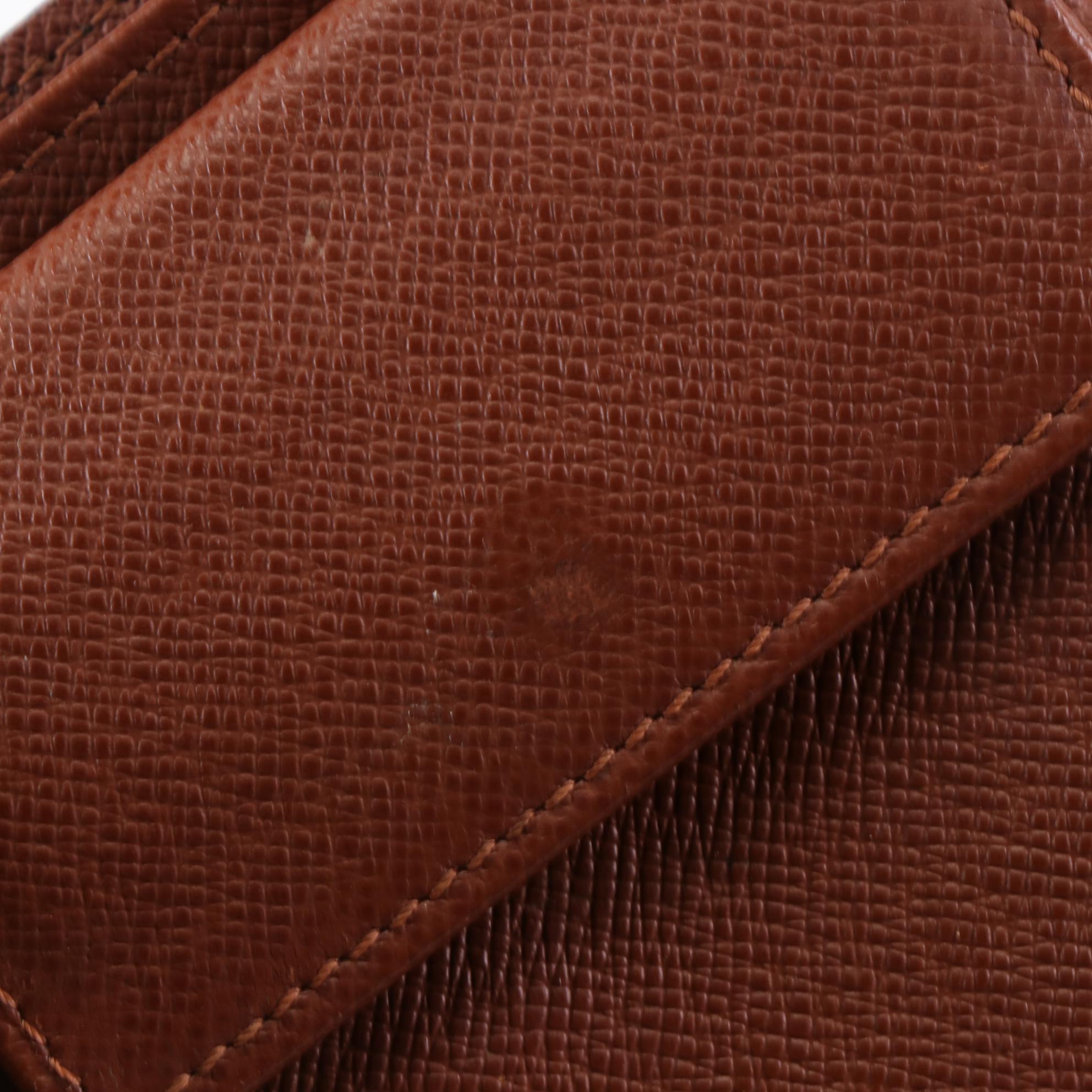 Louis Vuitton Bifold Wallet in Monogram Canvas