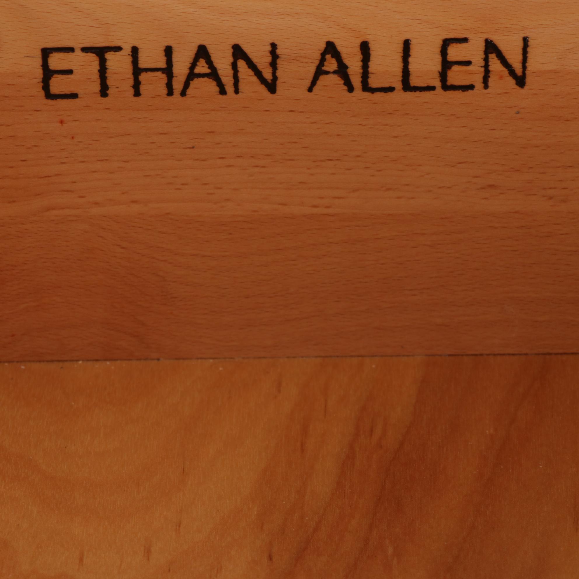 Ethan Allen "Circa 1776" Maple Dresser, Late 20th Century