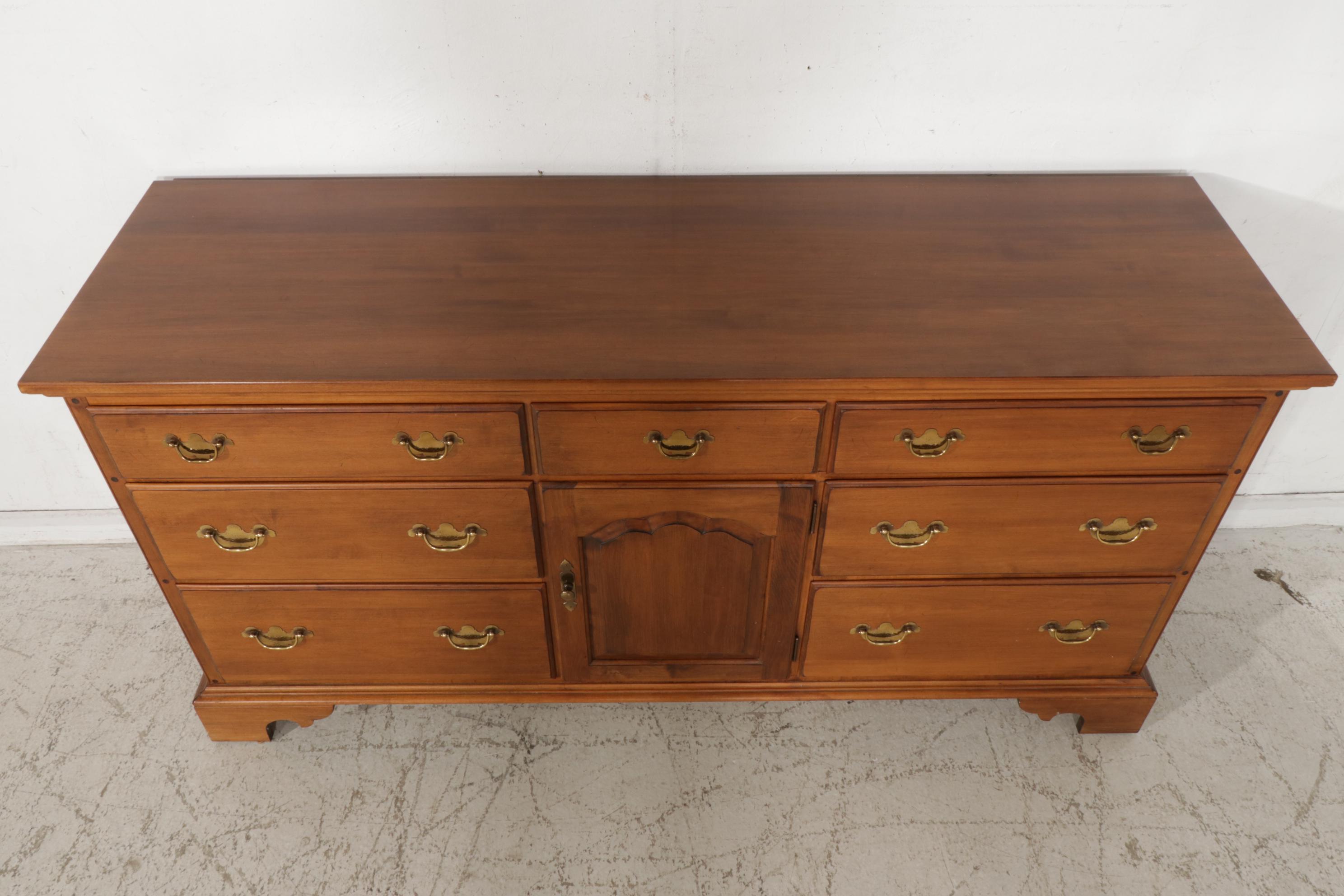 Ethan Allen "Circa 1776" Maple Dresser, Late 20th Century