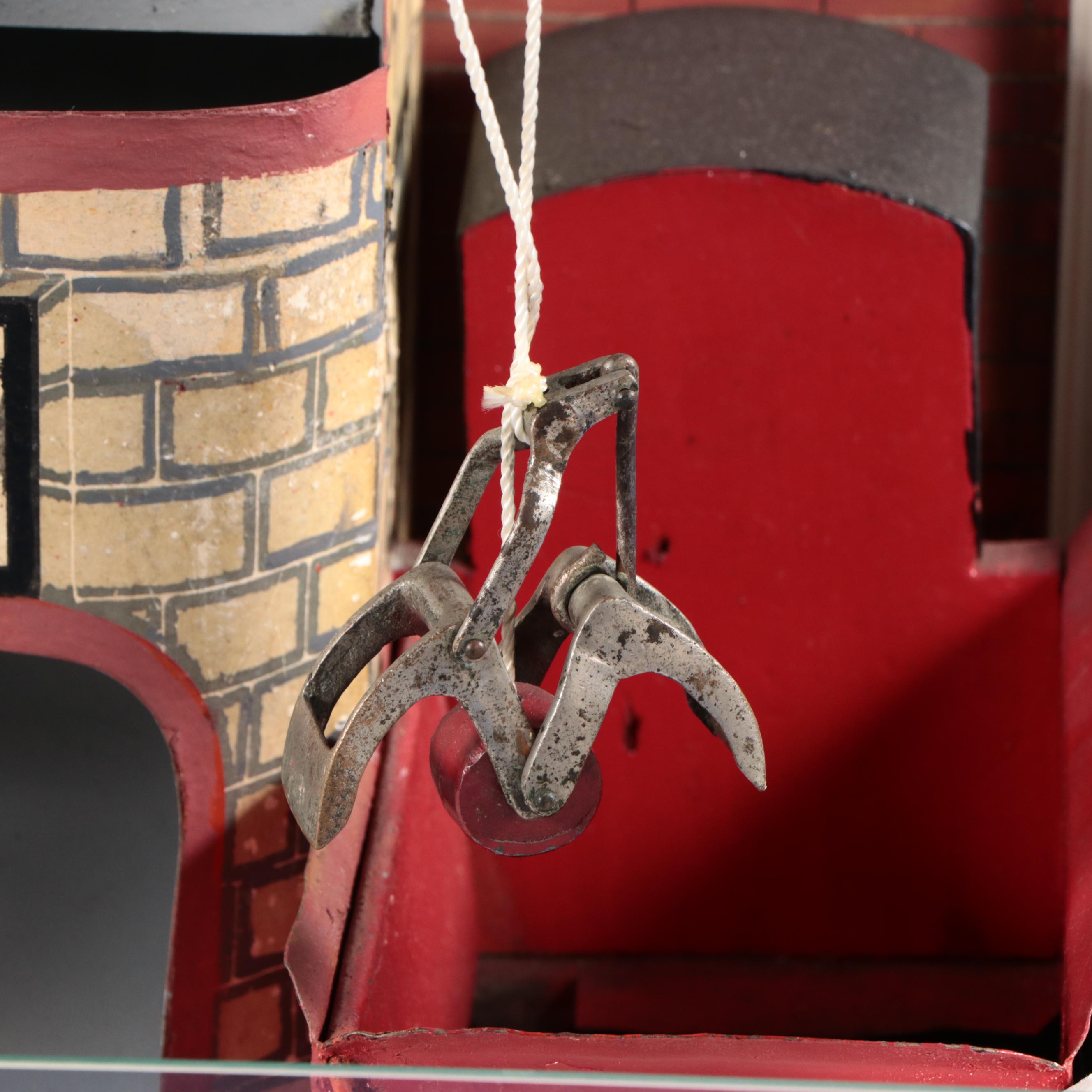 Exhibit Supply Co. Iron Claw Oak Cased Arcade Claw Machine, Early 20th Century