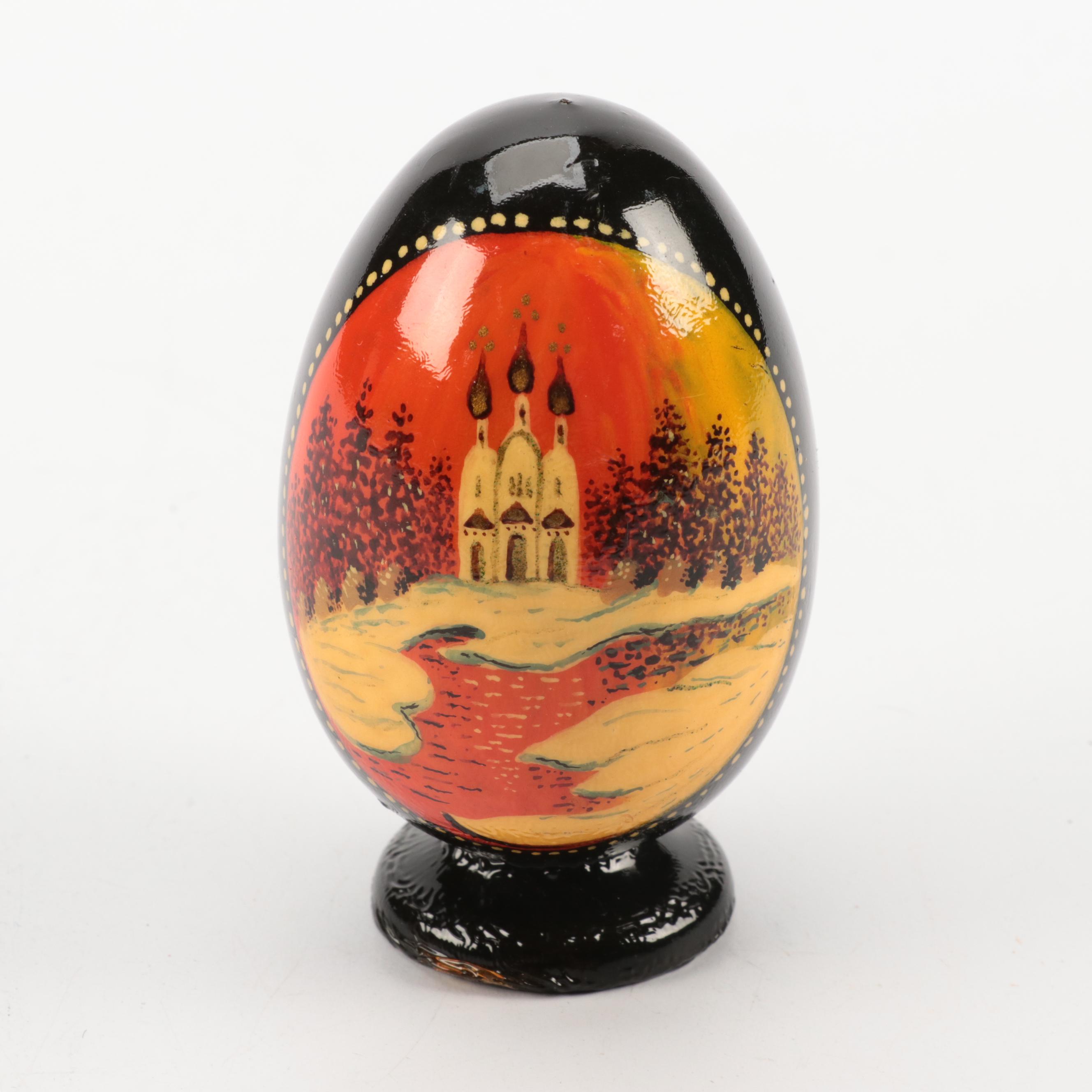 Russian Hand-Painted Lacquered Boxes and Decorative Egg, circa 1984