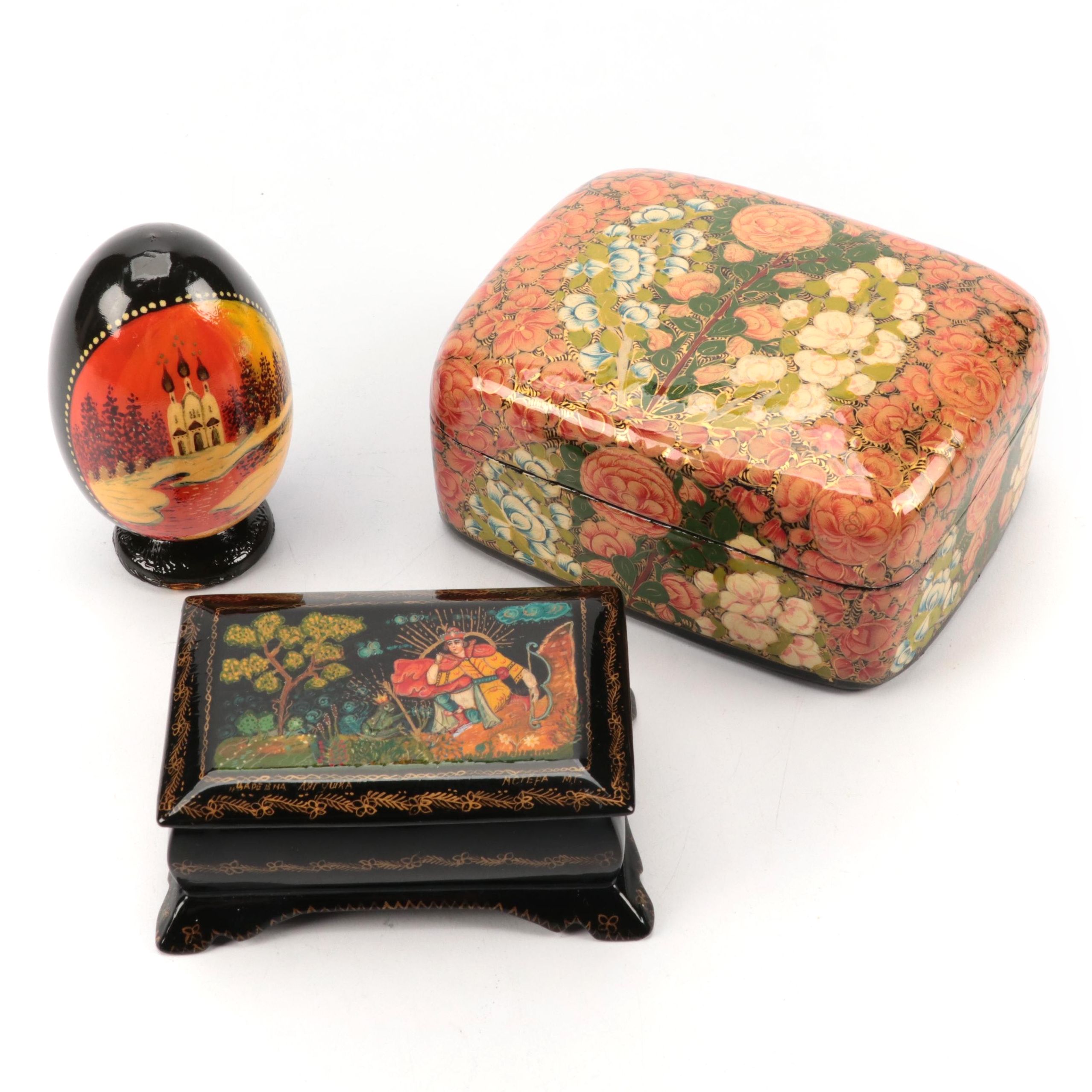 Russian Hand-Painted Lacquered Boxes and Decorative Egg, circa 1984