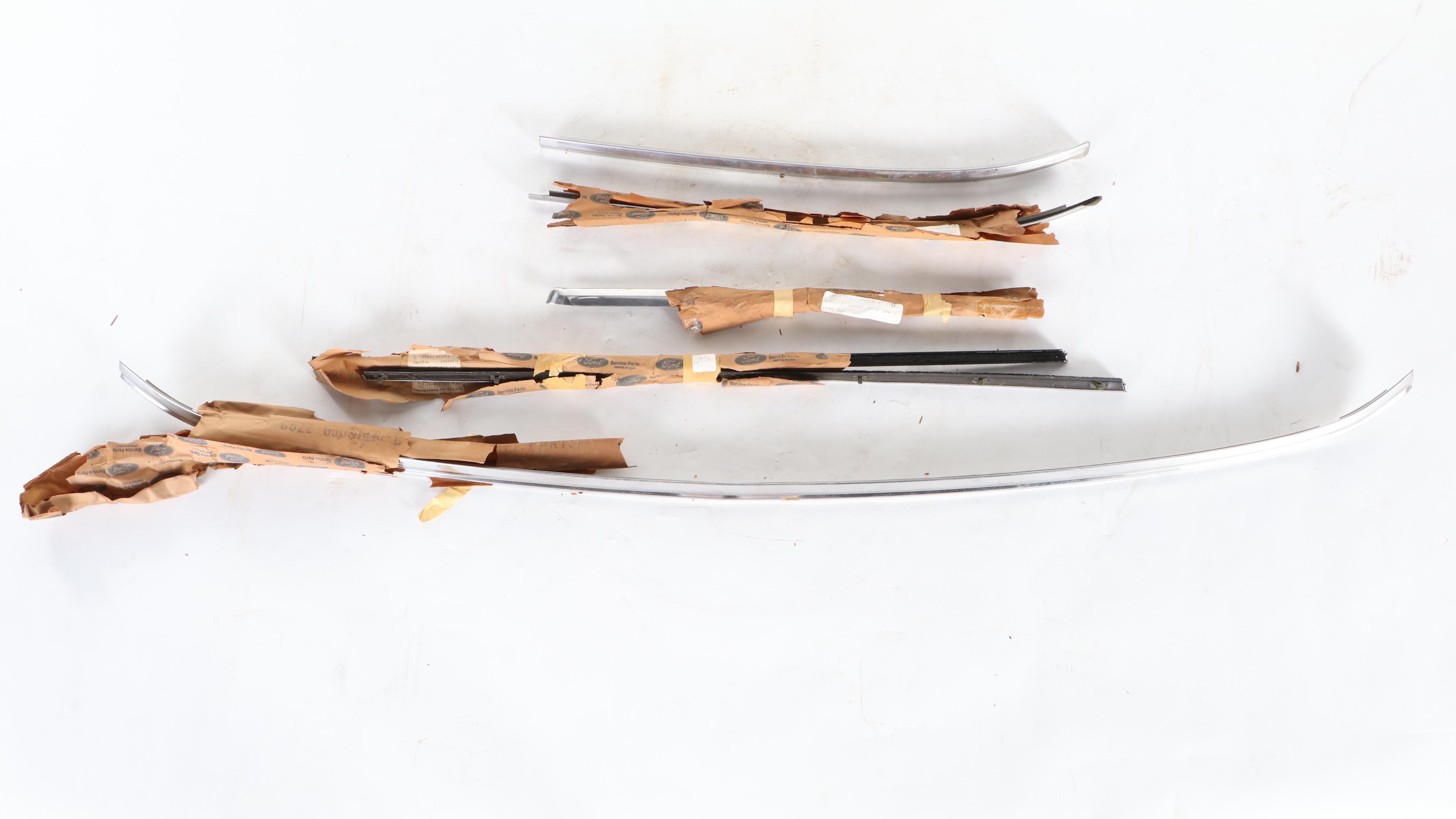 Ford Mustang Windshield and Window Moldings with Window Regulators