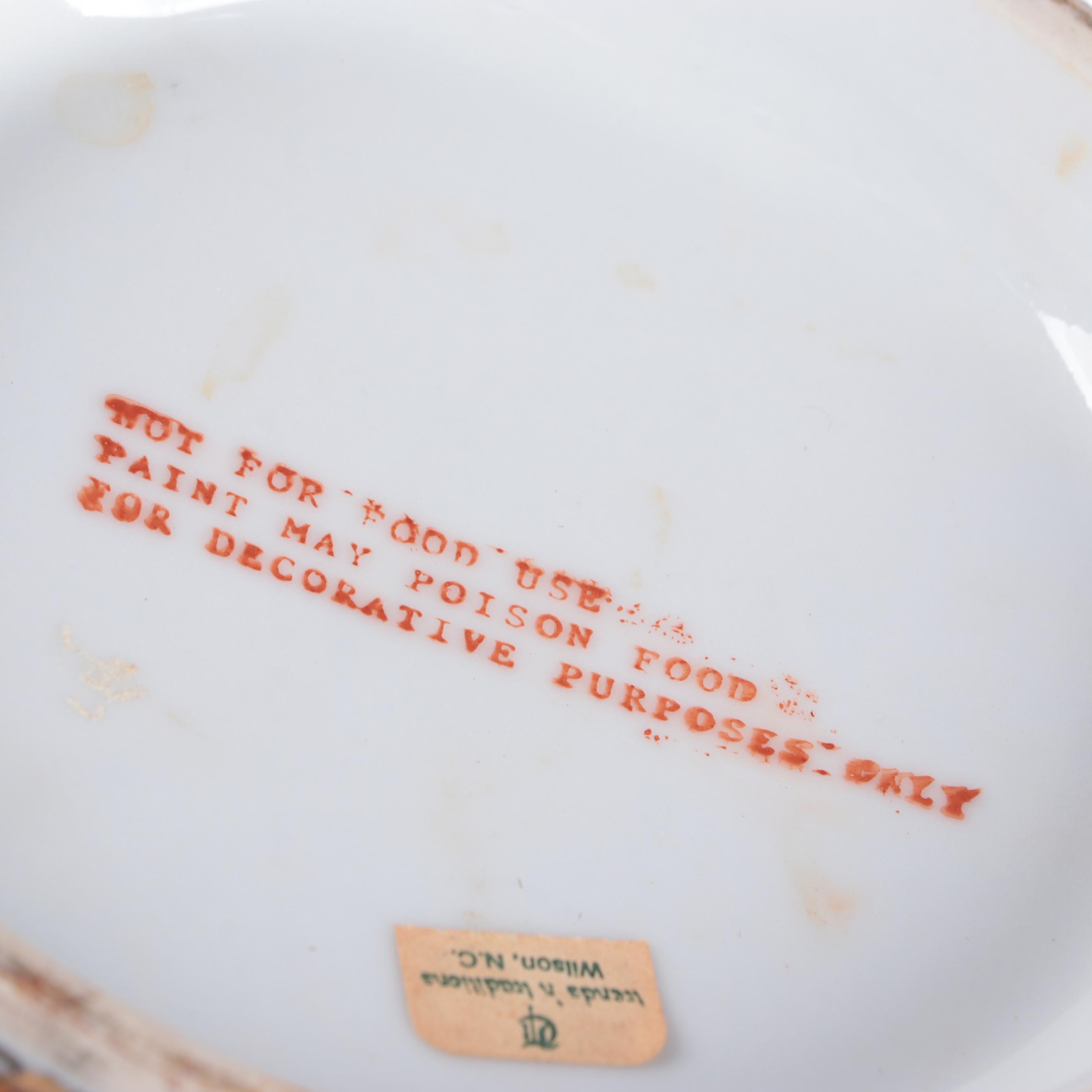 Chinese Export Porcelain Fox Hunting Bowl with Carved Stand