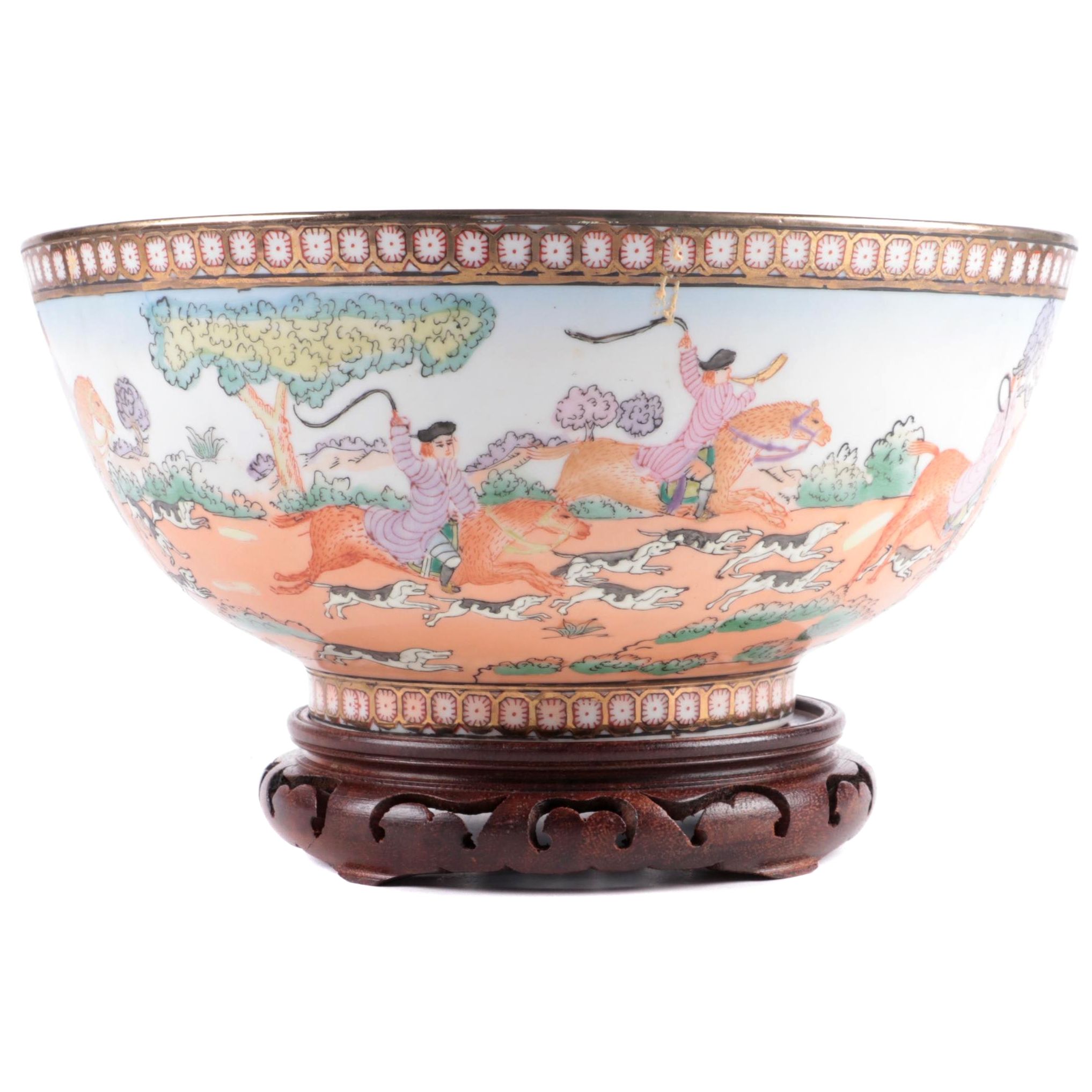 Chinese Export Porcelain Fox Hunting Bowl with Carved Stand