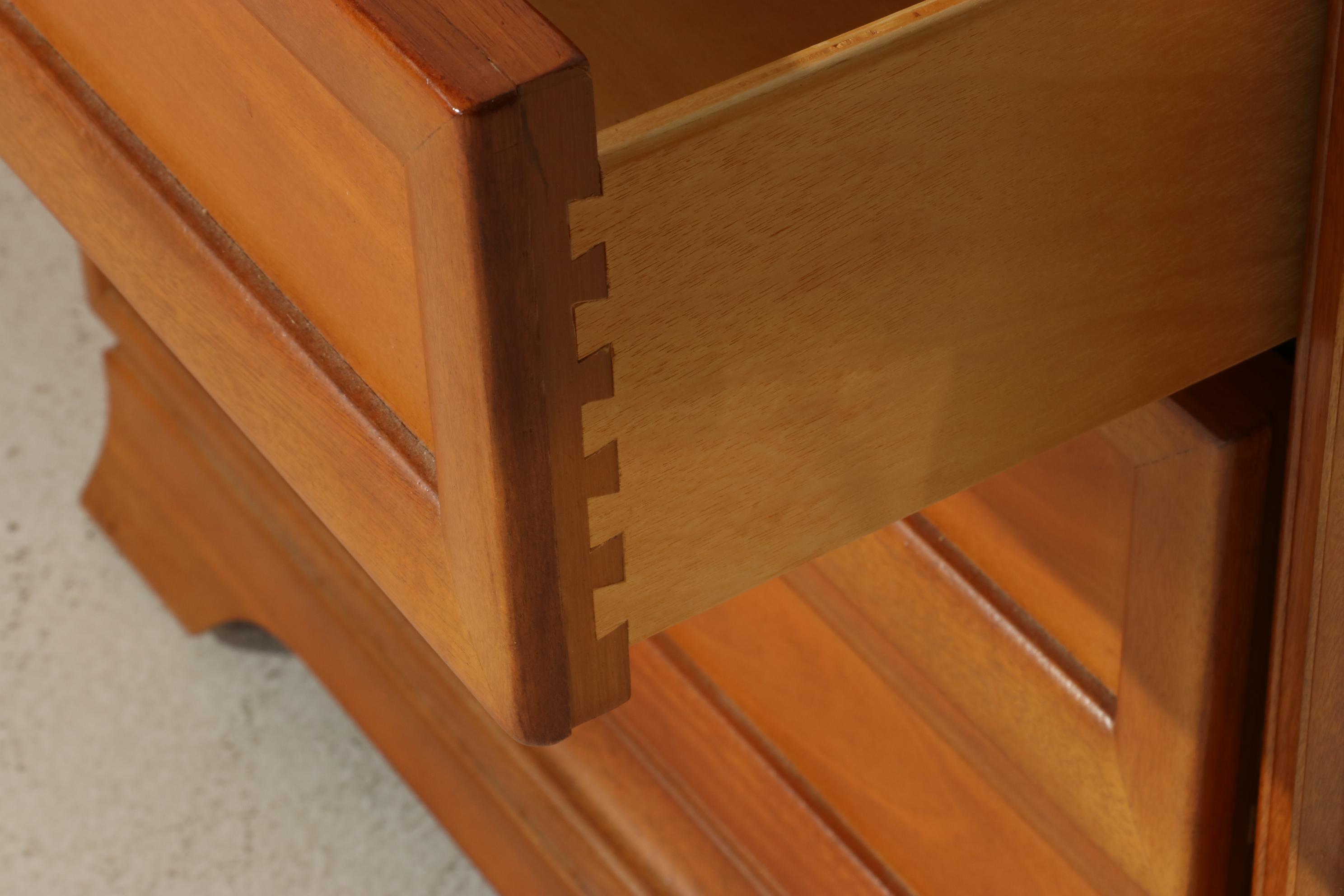 Thomasville Furniture Hardwood Bedroom Suite