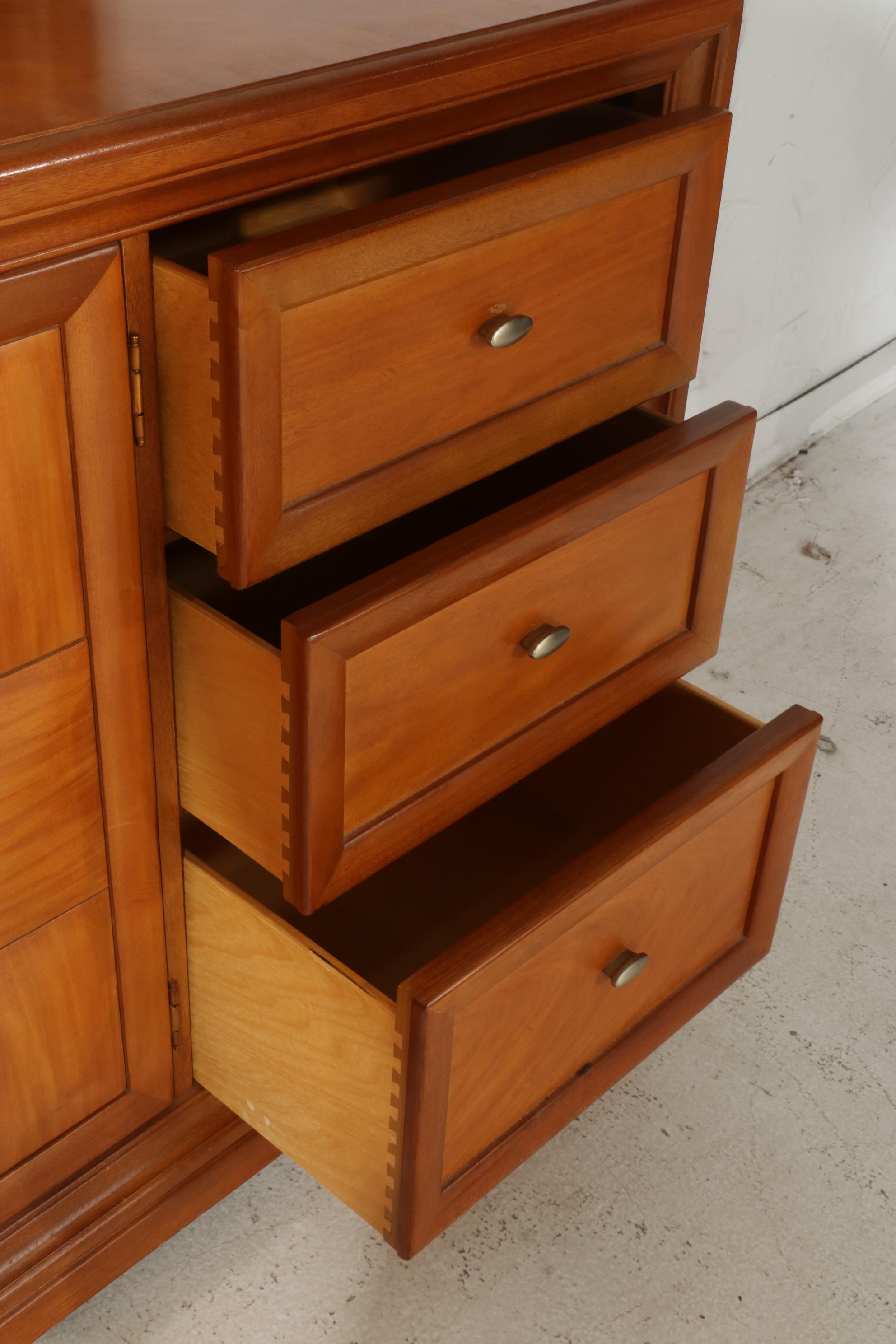 Thomasville Furniture Hardwood Bedroom Suite