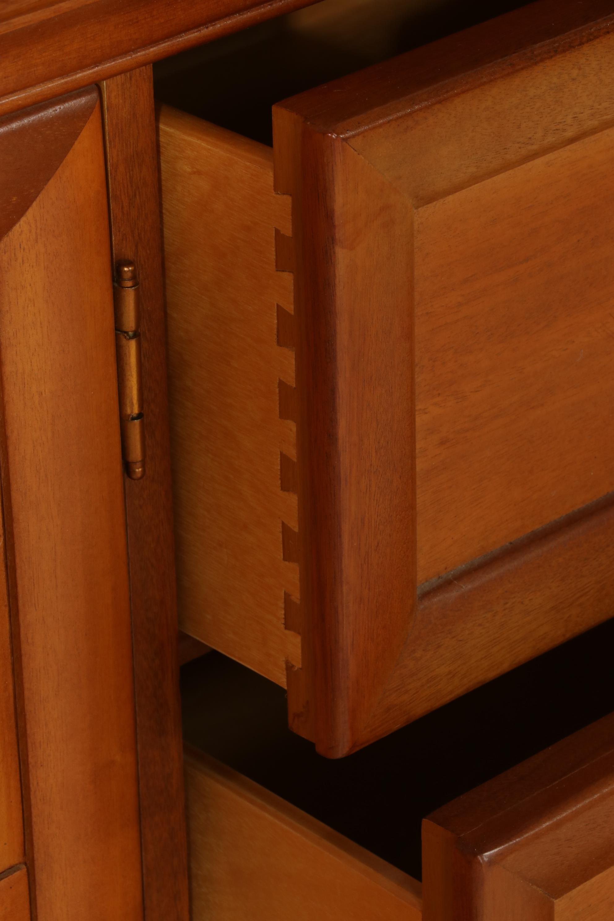 Thomasville Furniture Hardwood Bedroom Suite