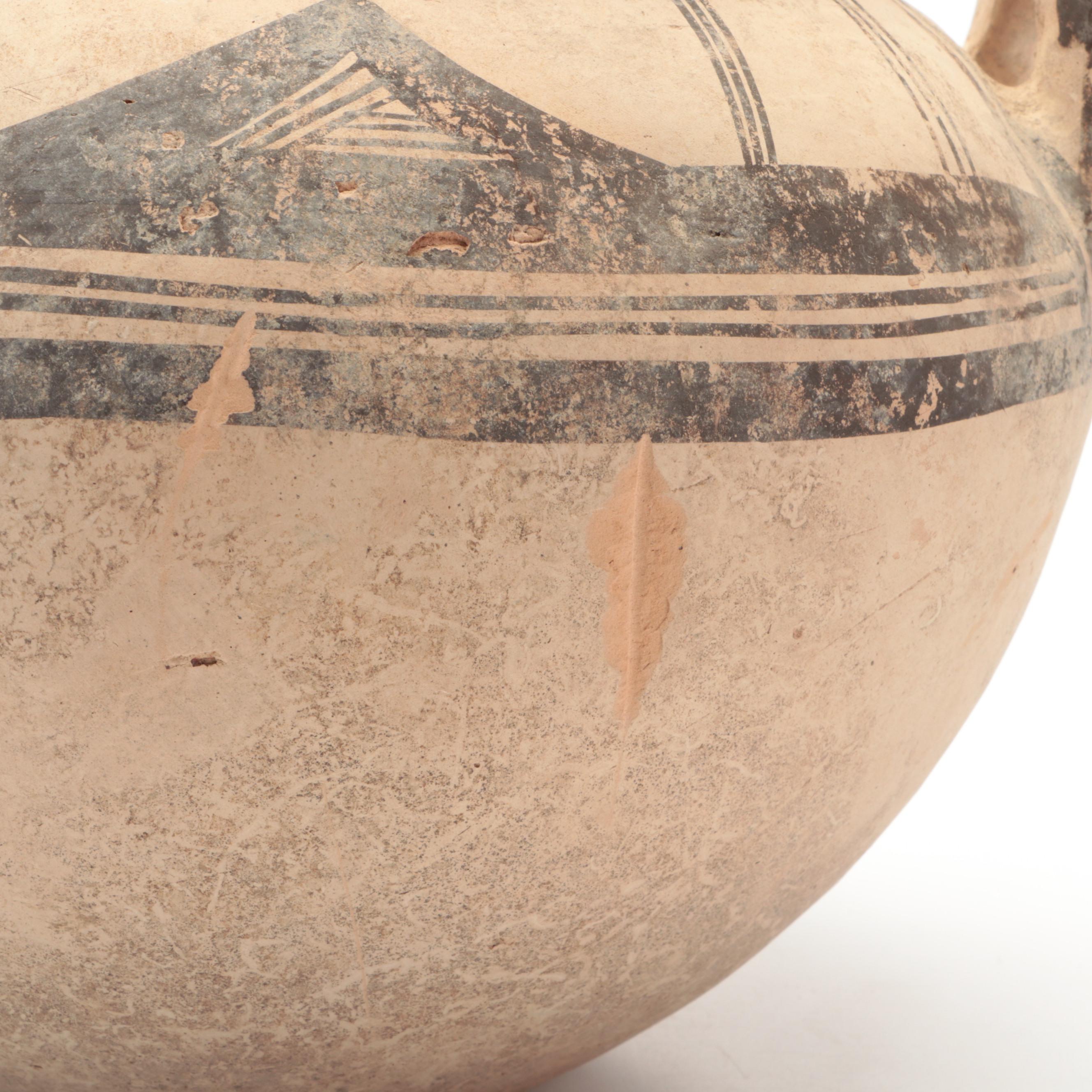 Daunian Black on White Pottery Olla, circa 550 BC