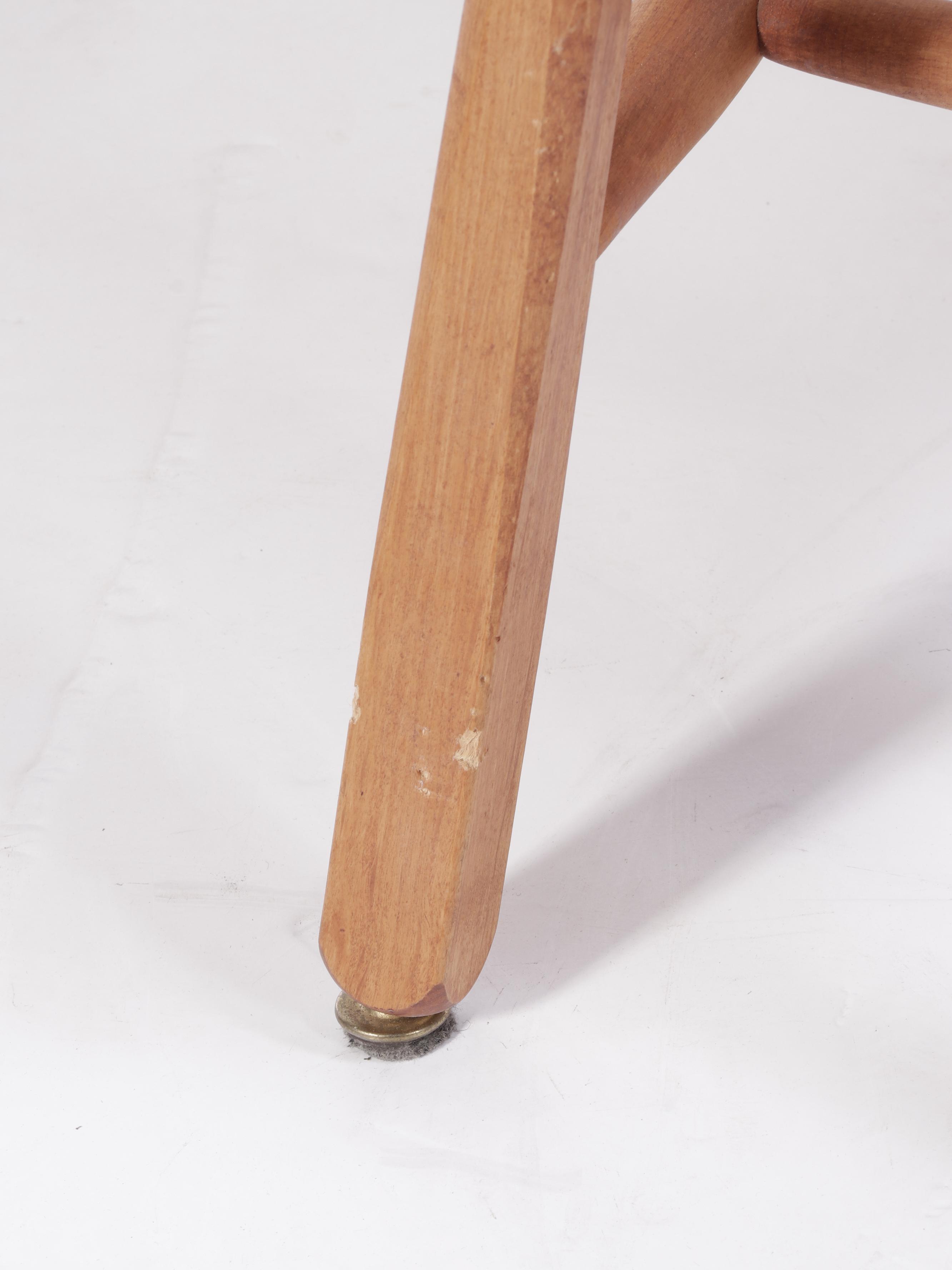 Set of American Colonial Style Maple Arrowback Side Chairs