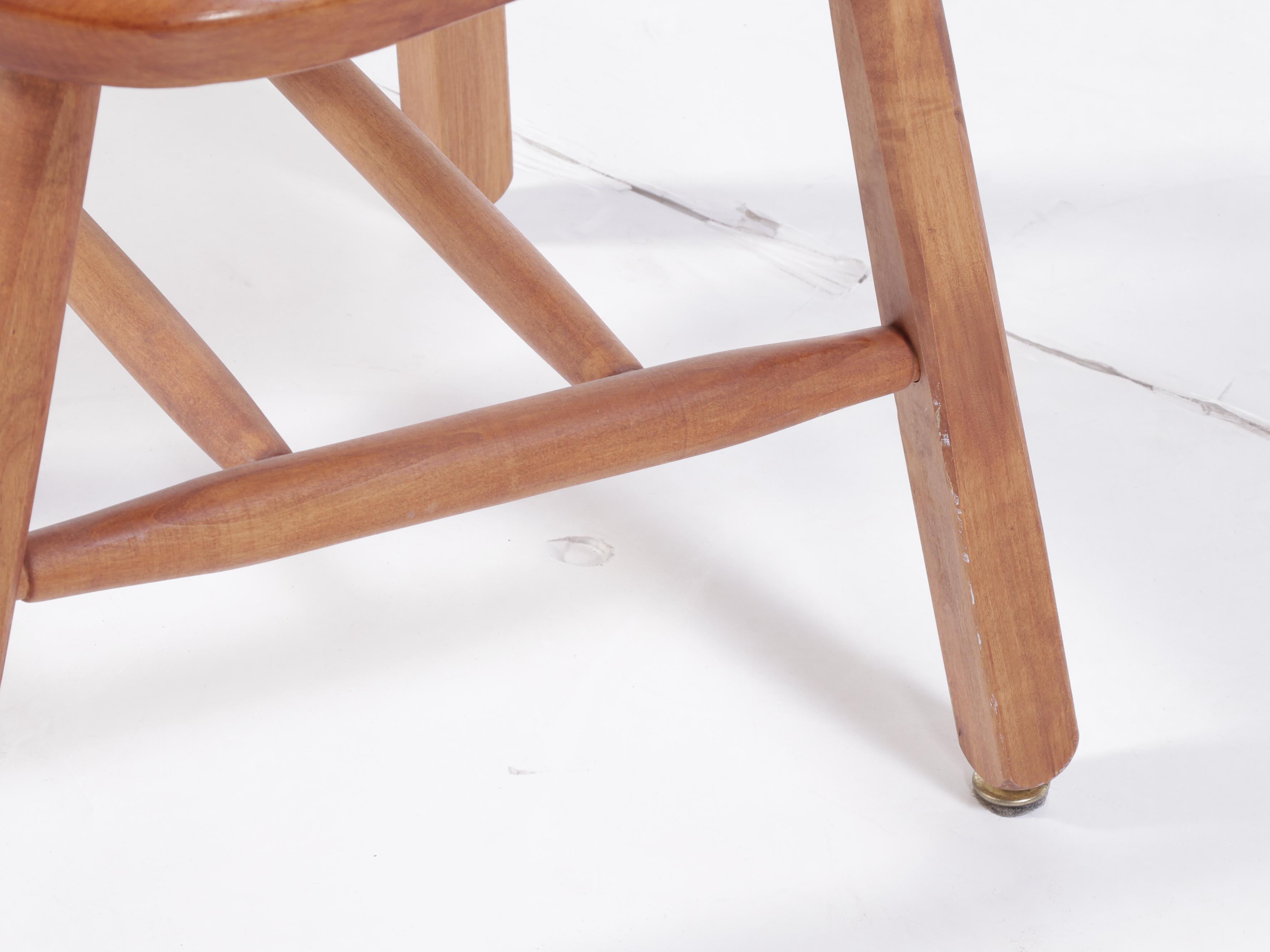 Set of American Colonial Style Maple Arrowback Side Chairs