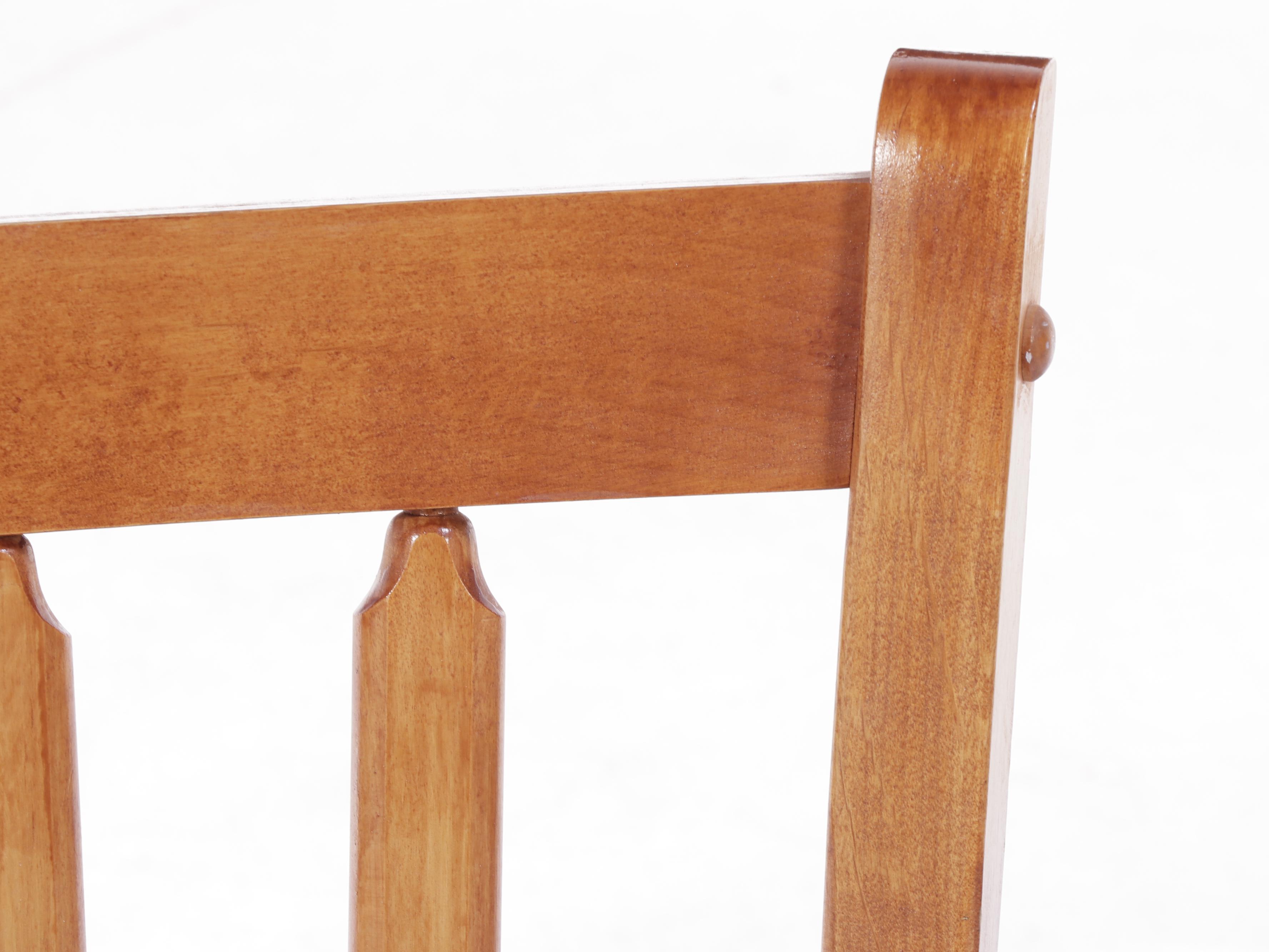 Set of American Colonial Style Maple Arrowback Side Chairs