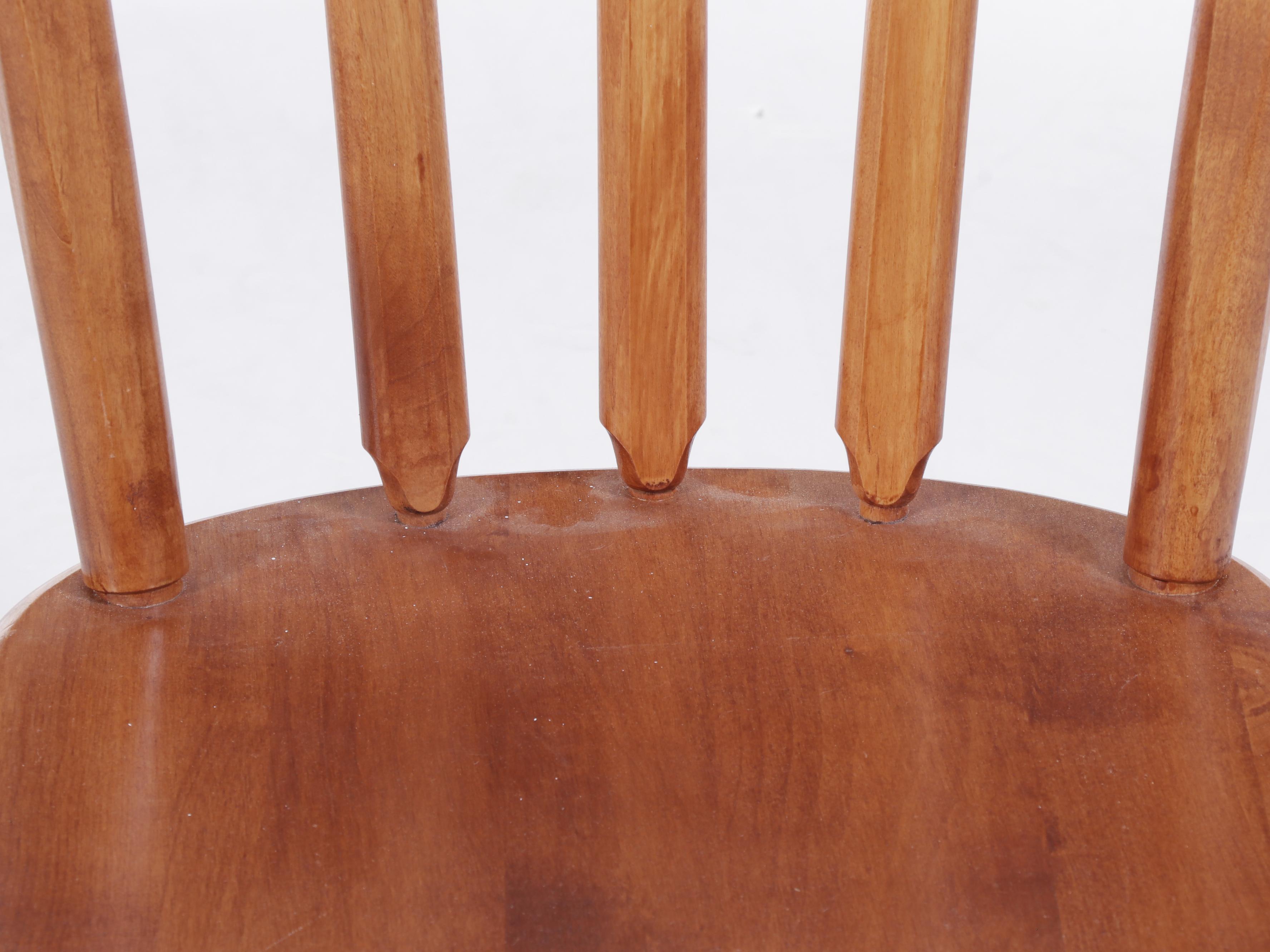 Set of American Colonial Style Maple Arrowback Side Chairs