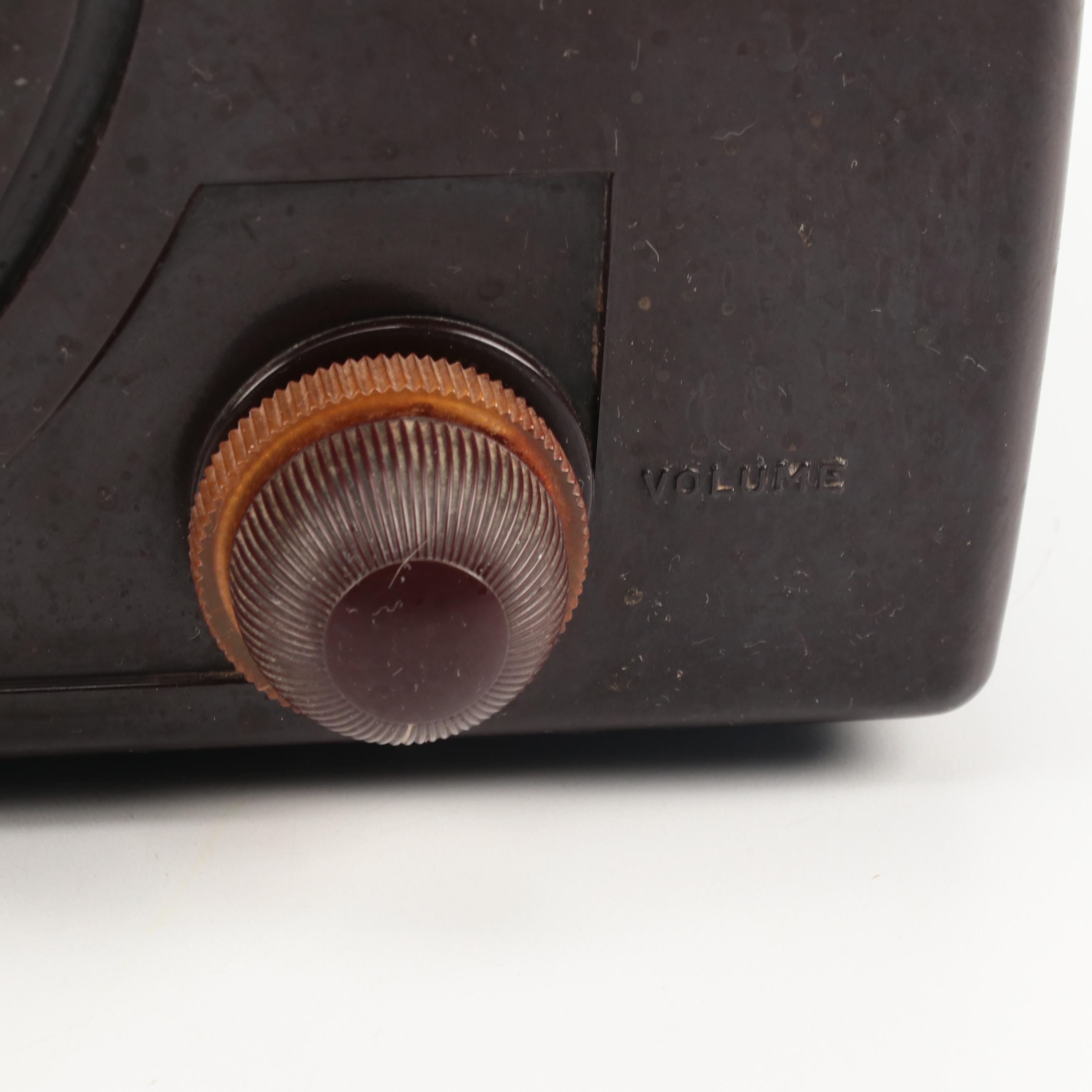 Zenith 7H920 Bakelite Cased Broadcast Radio, circa 1949