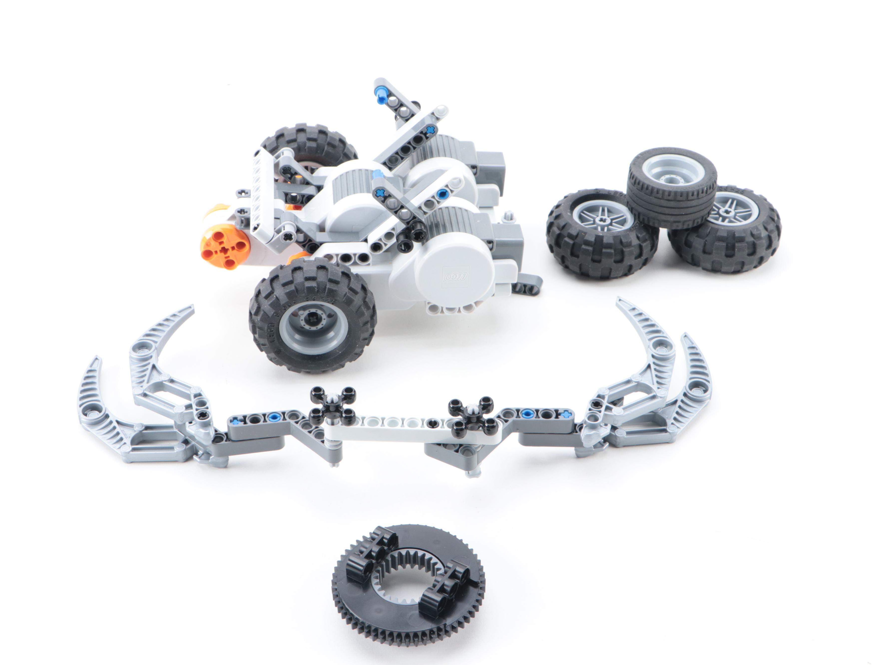 LEGO Mindstorms NXT Plastic Parts with Plastic Carrying Cases with More