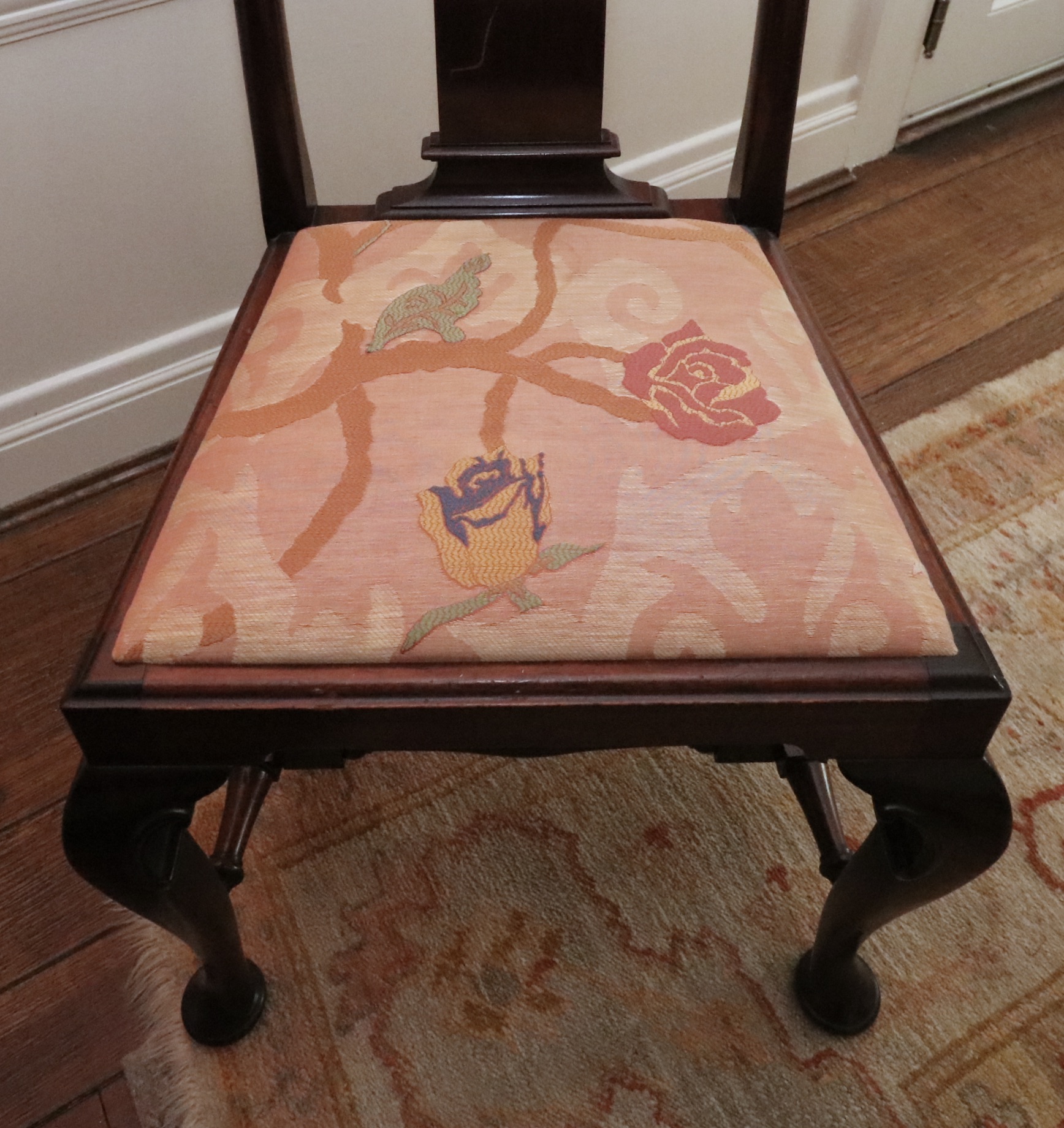 Queen Anne Style Three-Pedestal Mahogany Dining Table and Twelve Chairs