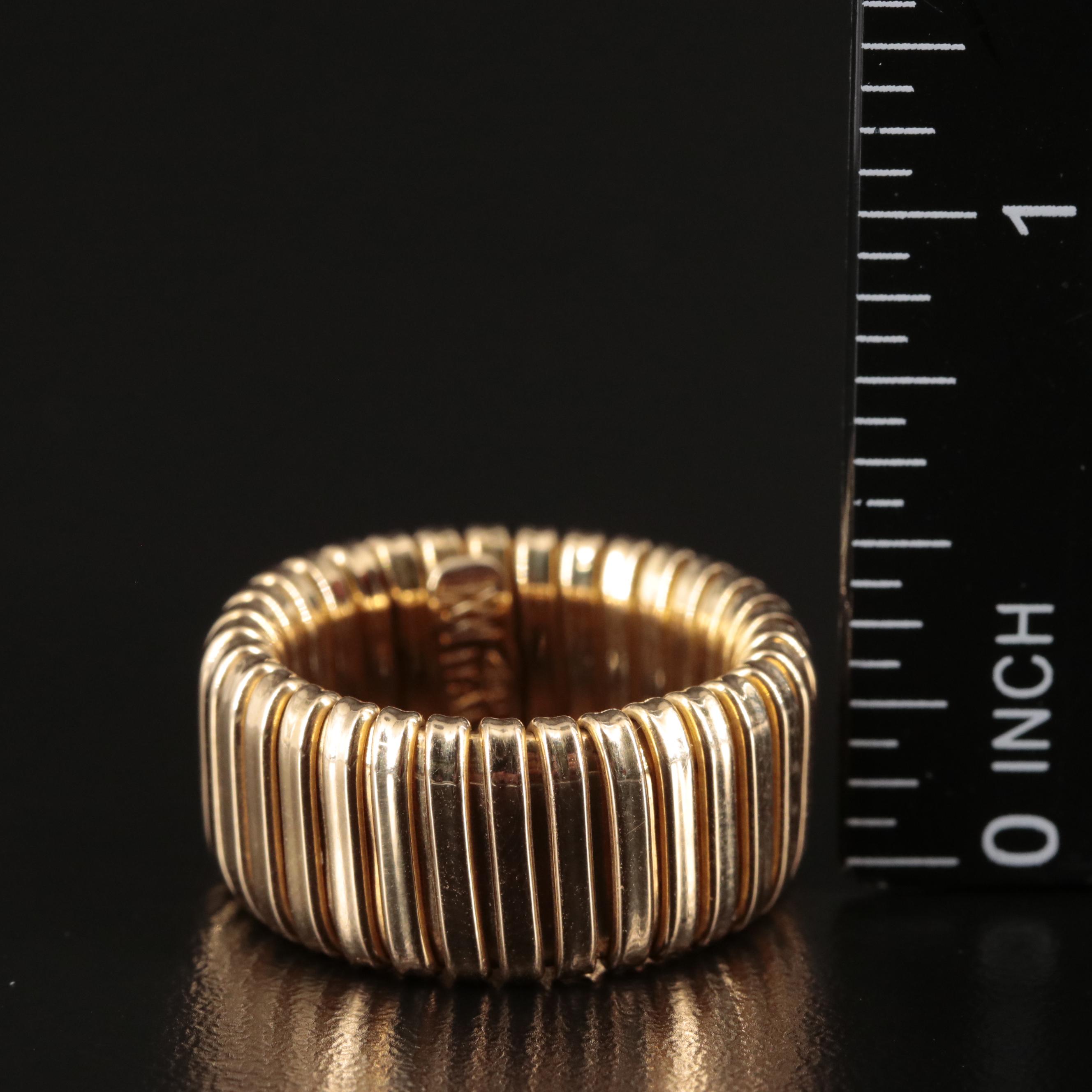 18K Flexible Ribbed Band