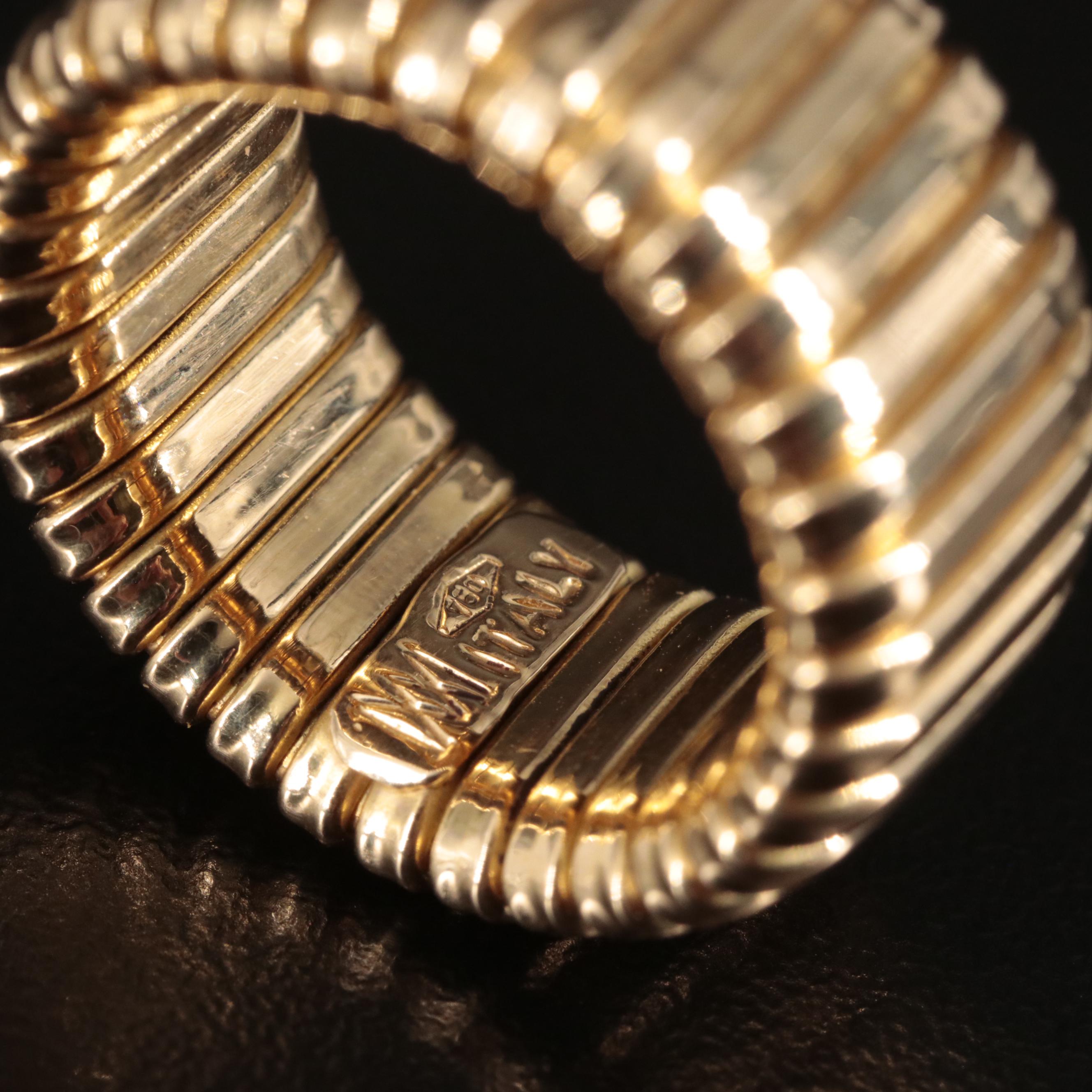 18K Flexible Ribbed Band